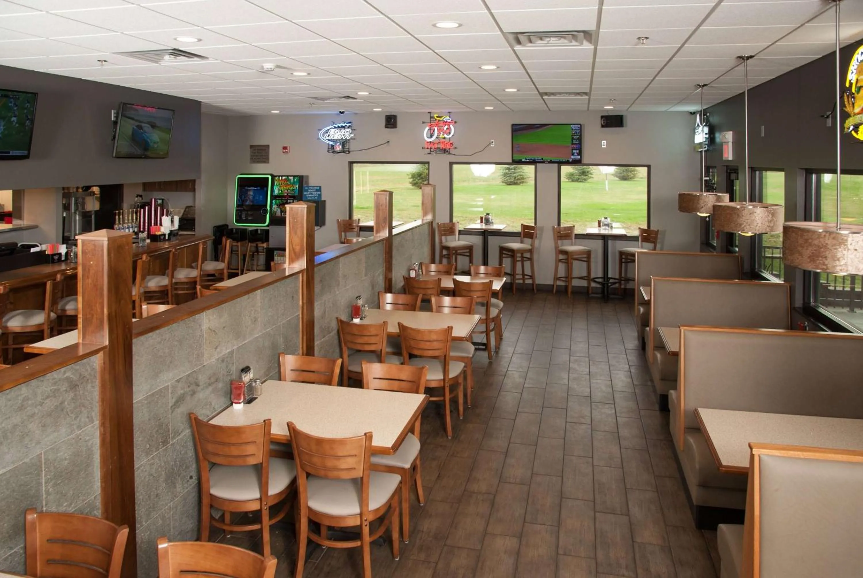Restaurant/places to eat in AmericInn by Wyndham Valley City Conference Center