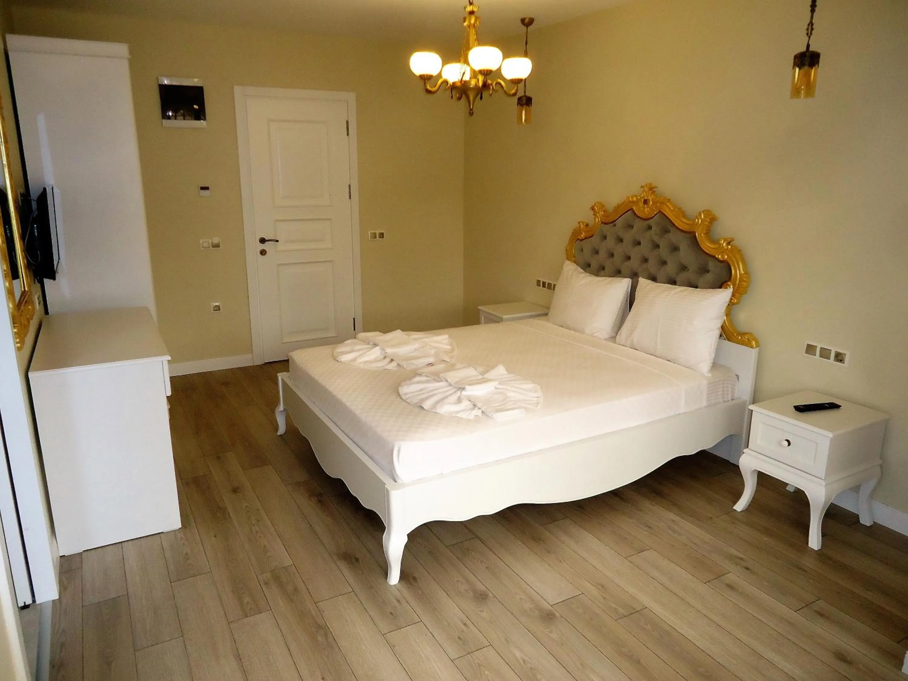 Bed in Grand Alaçatı Butik Hotel