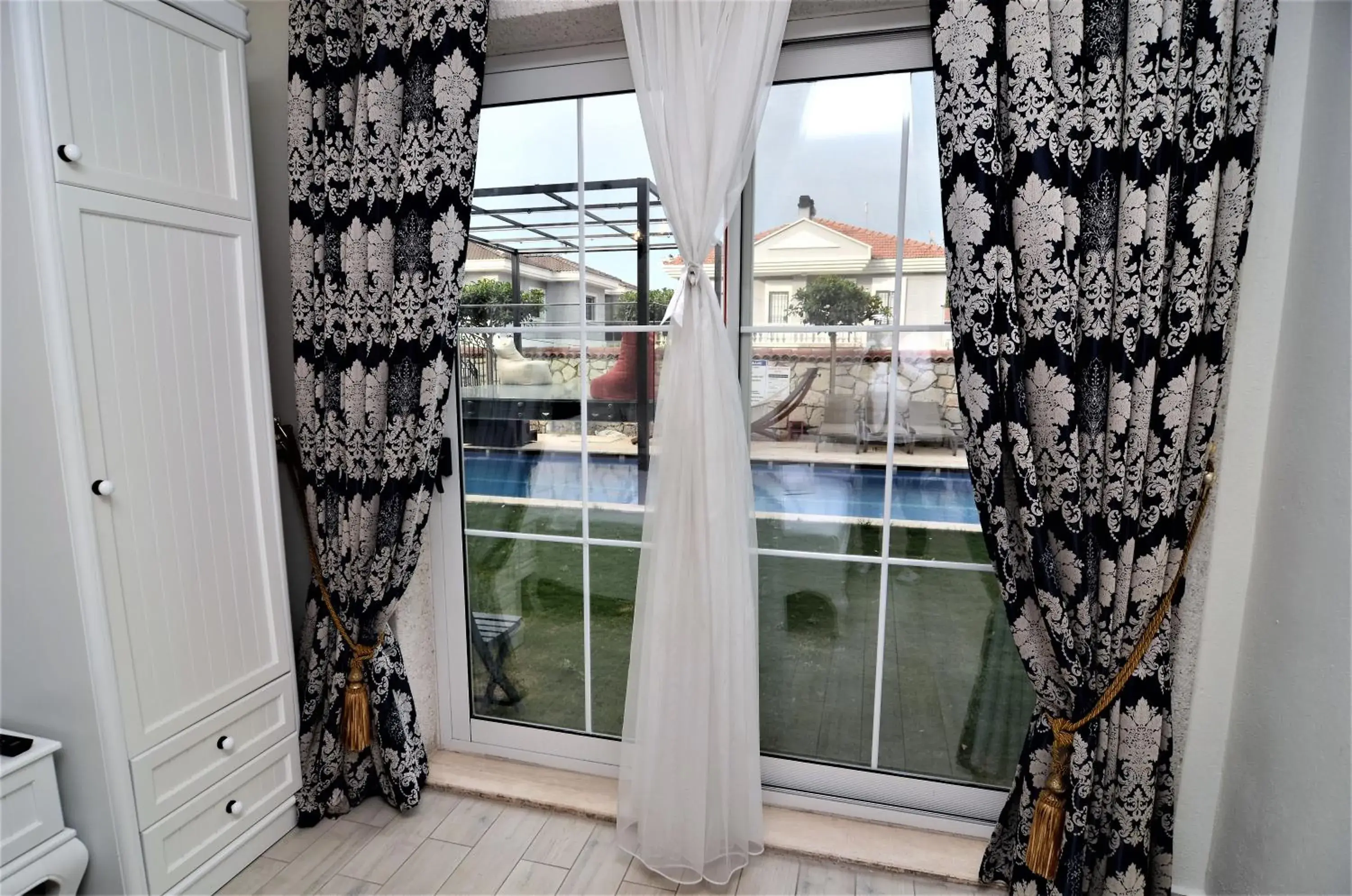 Triple Room with Pool View in Grand Alaçatı Butik Hotel Triple Room with Pool View in Grand Alaçatı Butik Hotel