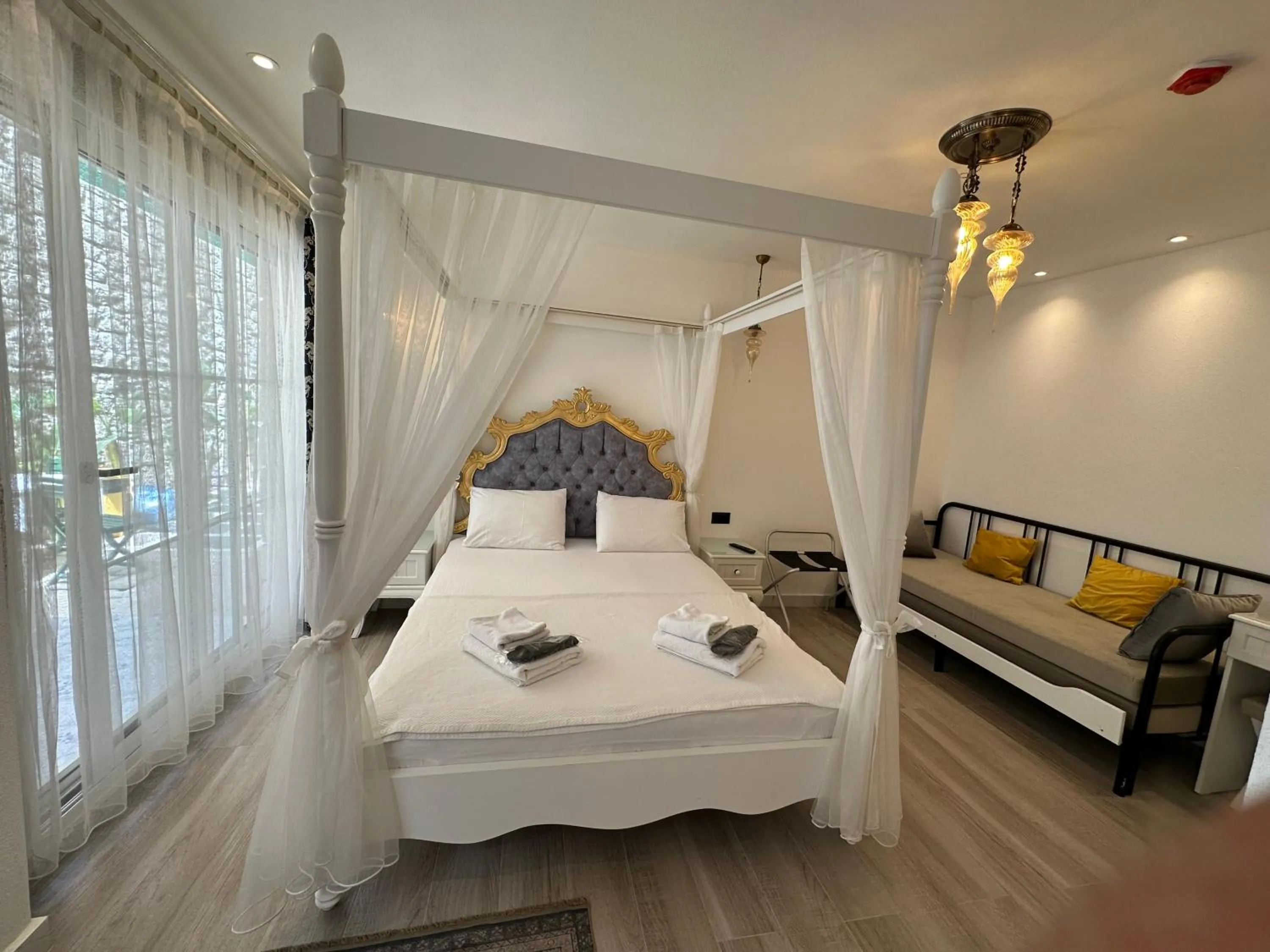 Bed in Grand Alaçatı Butik Hotel