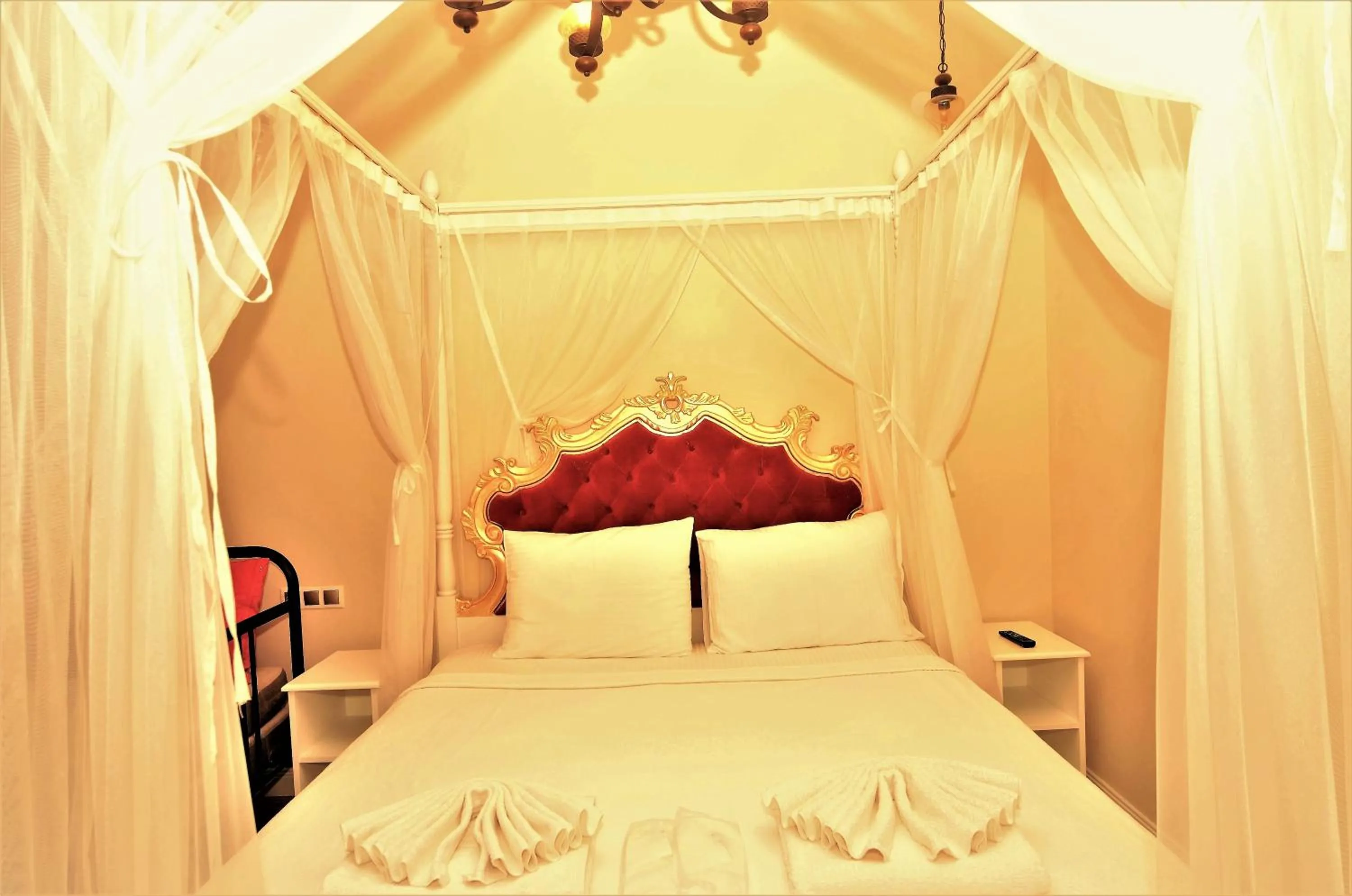 Bed in Grand Alaçatı Butik Hotel