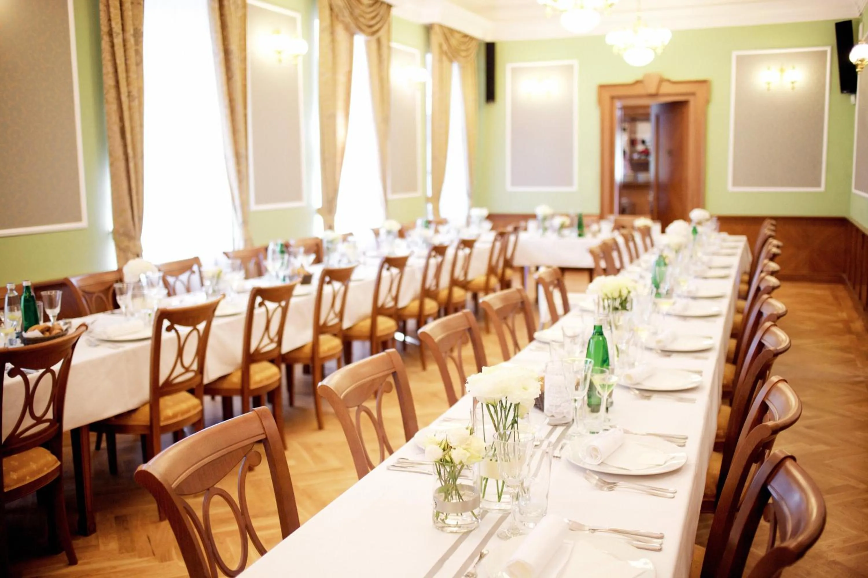 Restaurant/places to eat in Hotel Zámek Berchtold