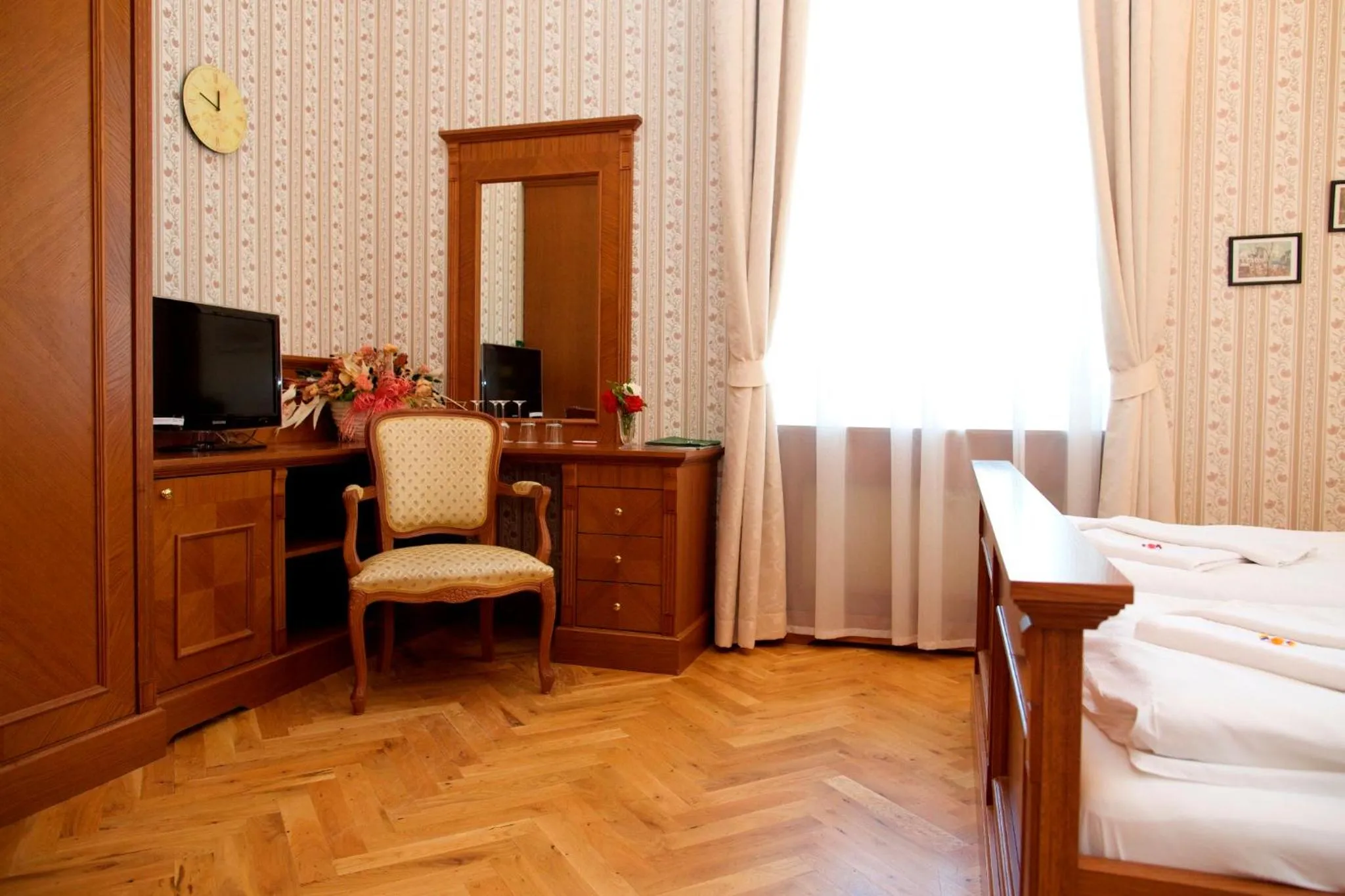 Restaurant/places to eat, Bed in Hotel Zámek Berchtold