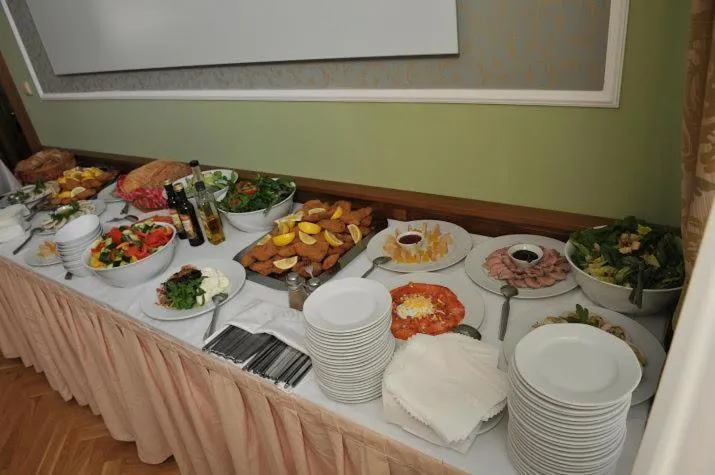 Buffet breakfast in Hotel Zámek Berchtold