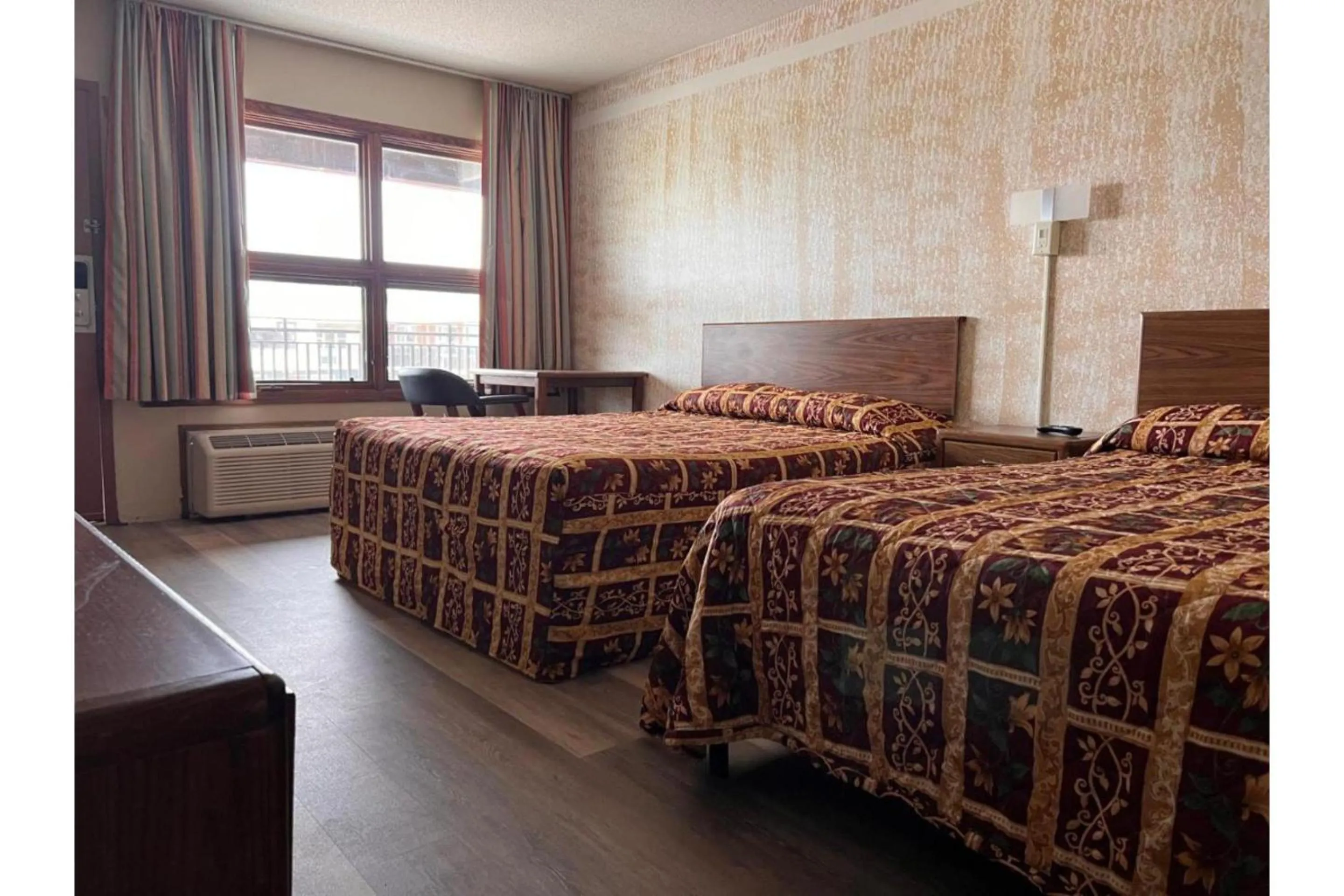 Bedroom, Bed in Devils Lake Inn By OYO Near Devils Lake Regional Airport