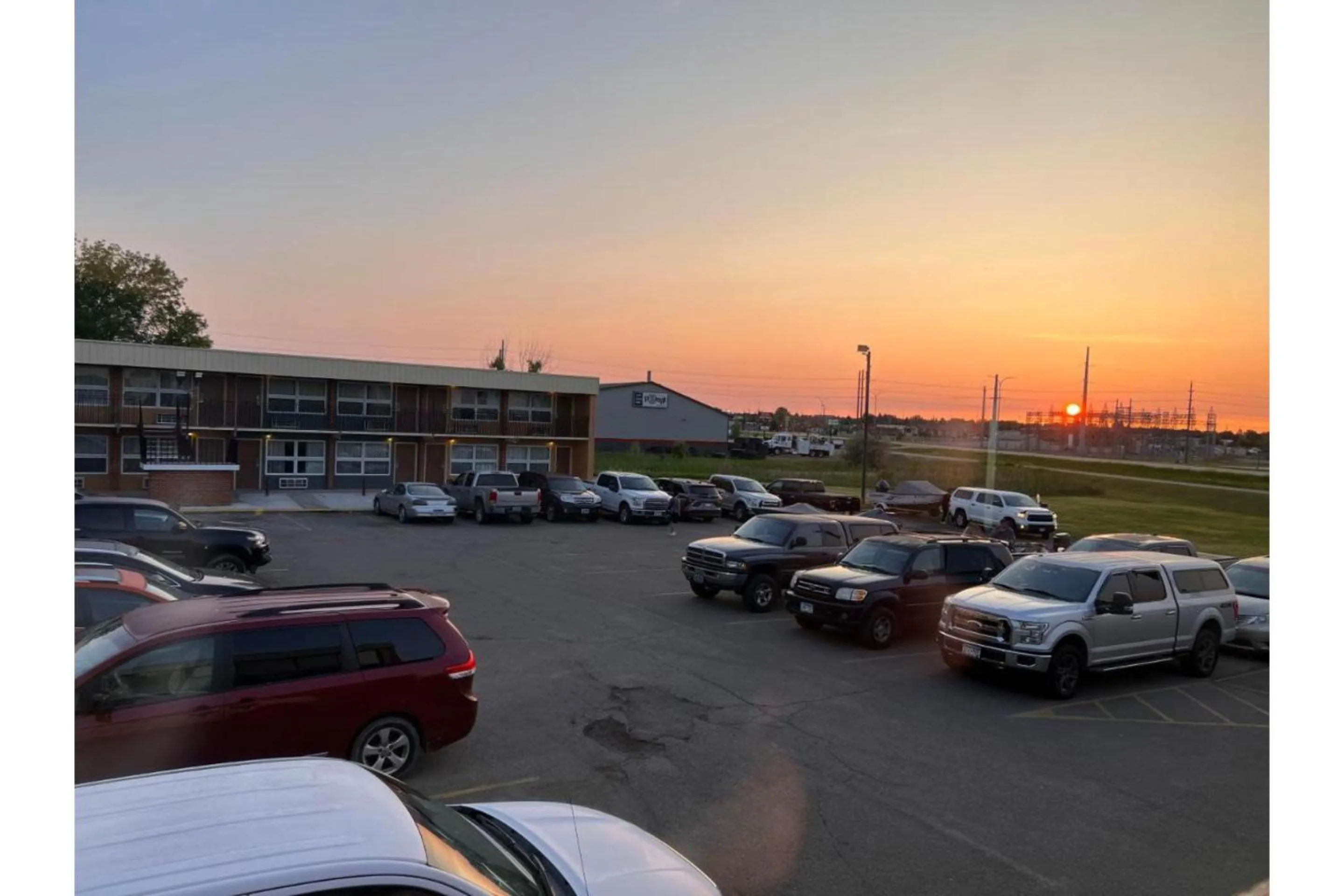 Parking in Devils Lake Inn By OYO Near Devils Lake Regional Airport