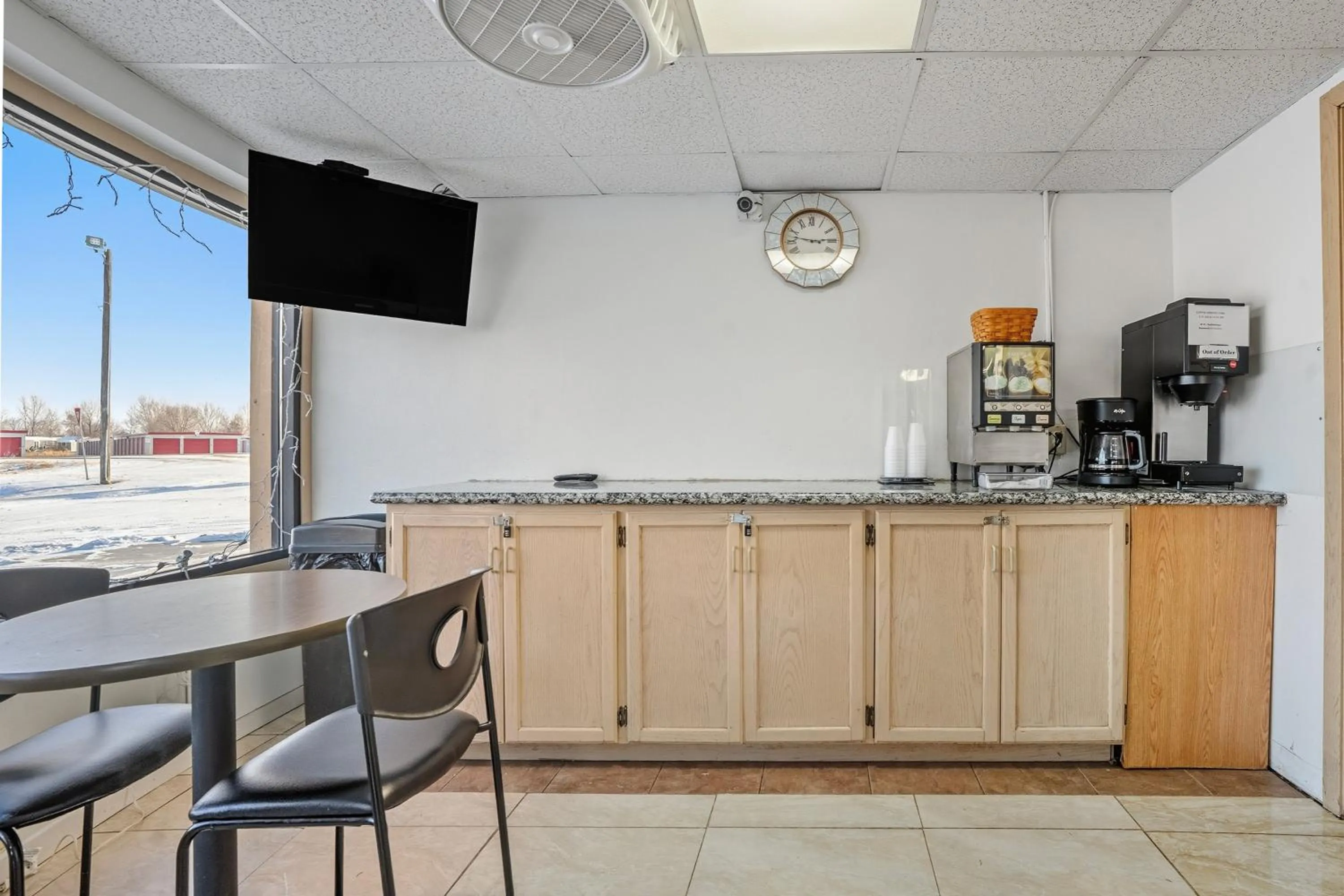 Lobby or reception in Devils Lake Inn By OYO Near Devils Lake Regional Airport