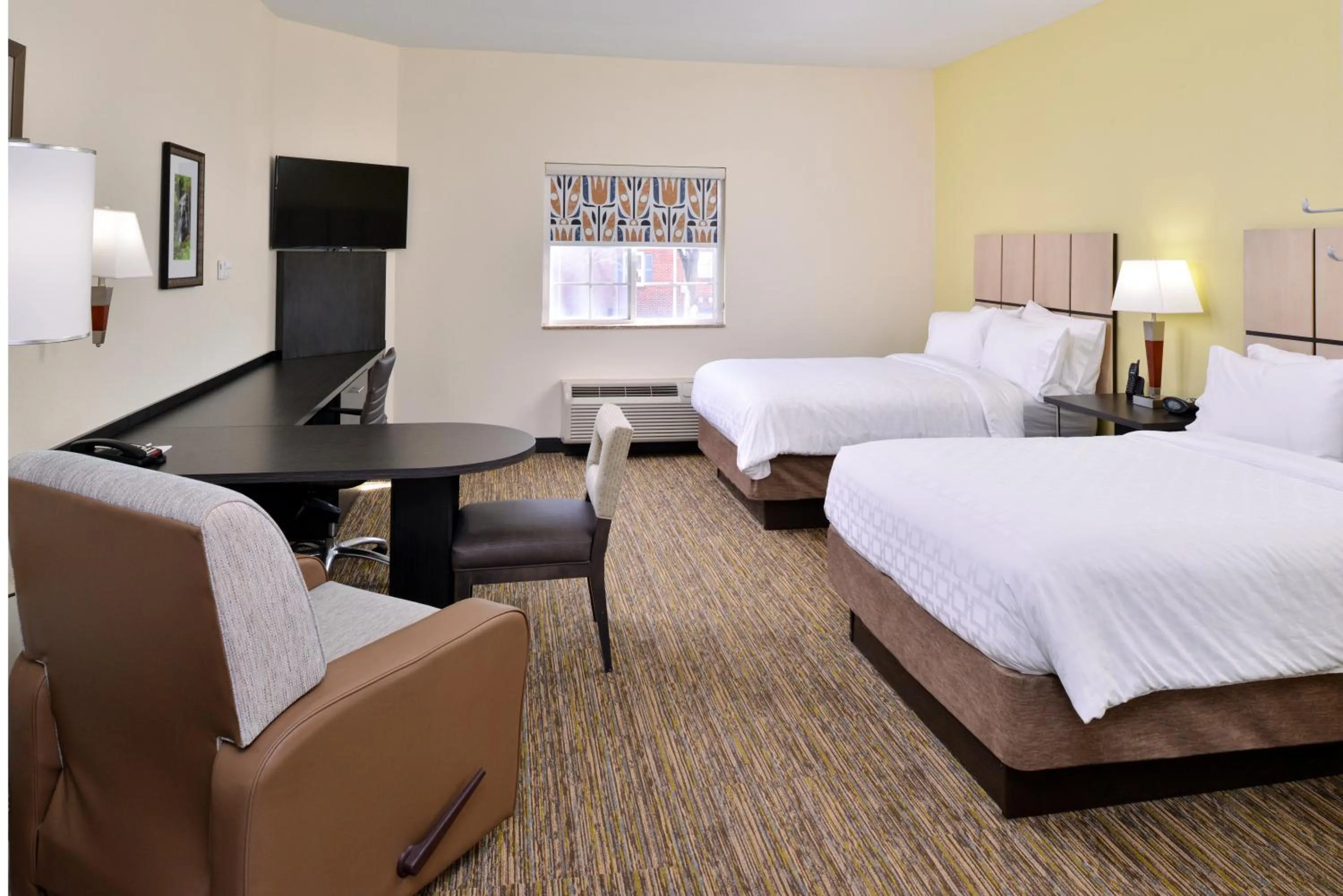 Photo of the whole room, Bed in Candlewood Suites Winchester by IHG