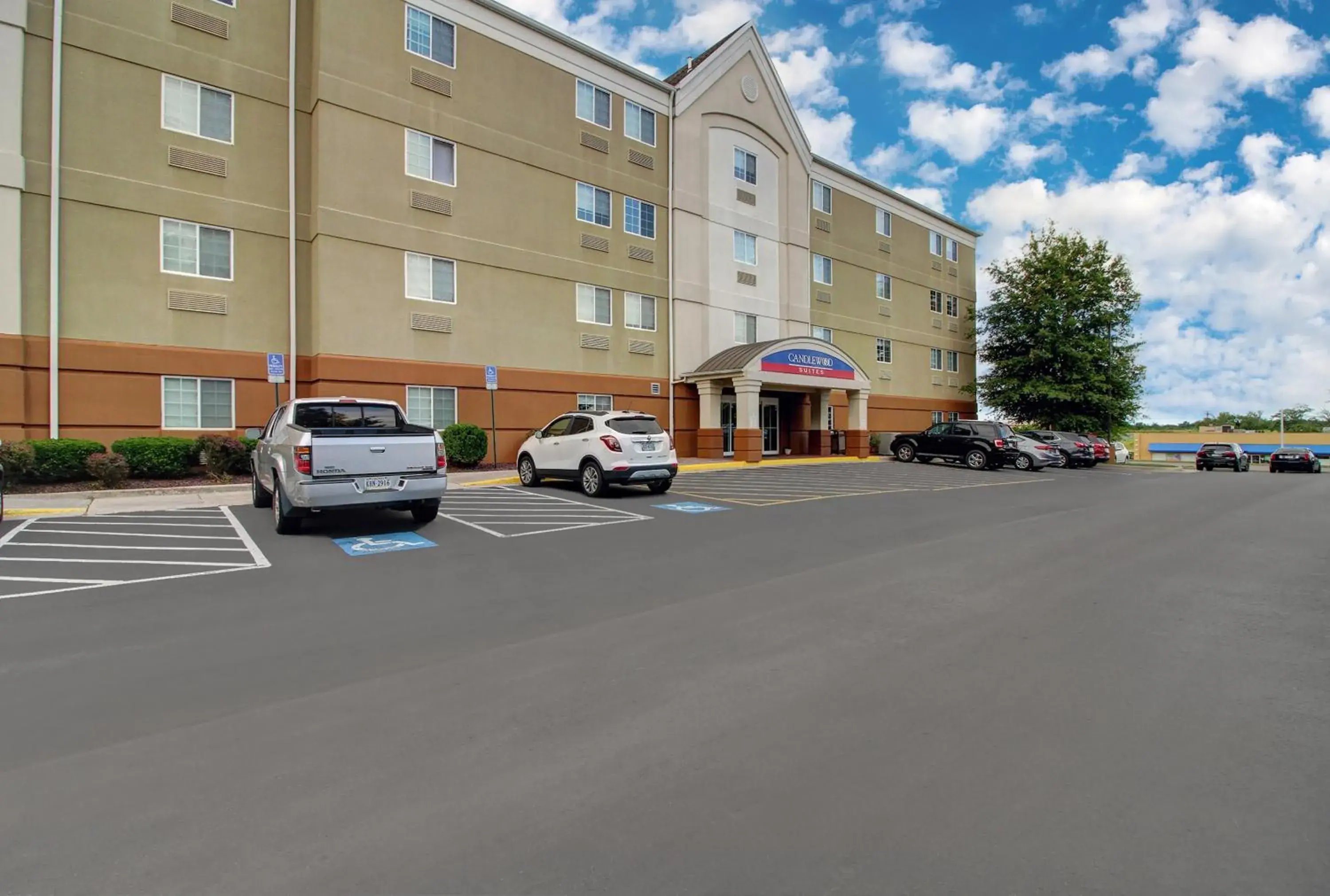 Property building in Candlewood Suites Winchester by IHG Property building in Candlewood Suites Winchester by IHG