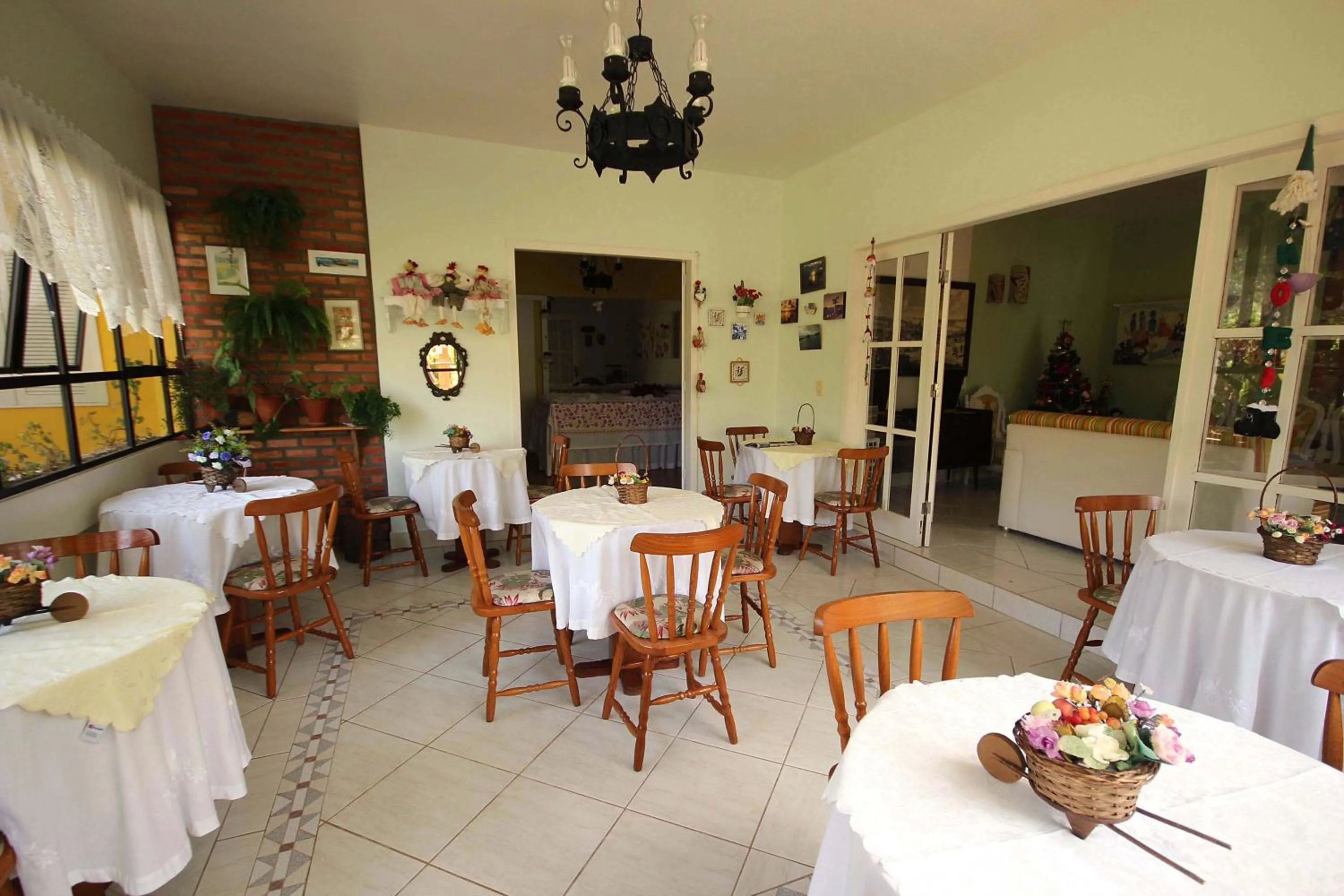 Breakfast in Pousada Jardim Porto Belo