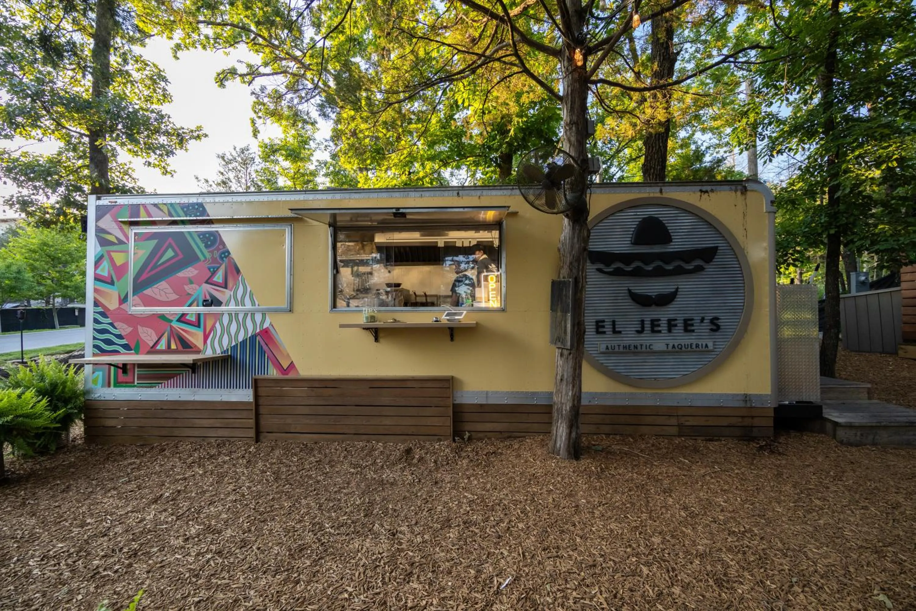 Restaurant/places to eat in Still Waters Resort