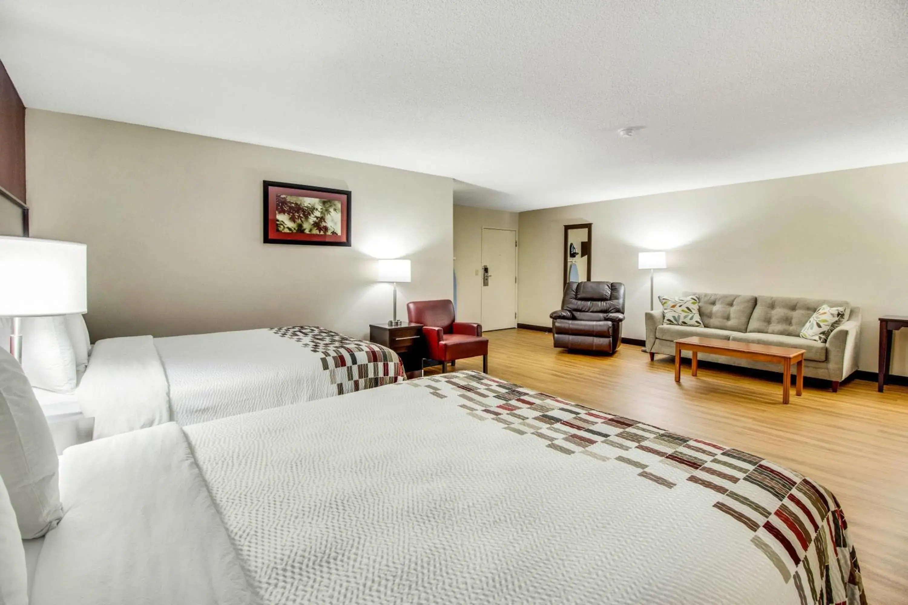 Photo of the whole room, Bed in Red Roof Inn Franklin, KY Photo of the whole room, Bed in Red Roof Inn Franklin, KY