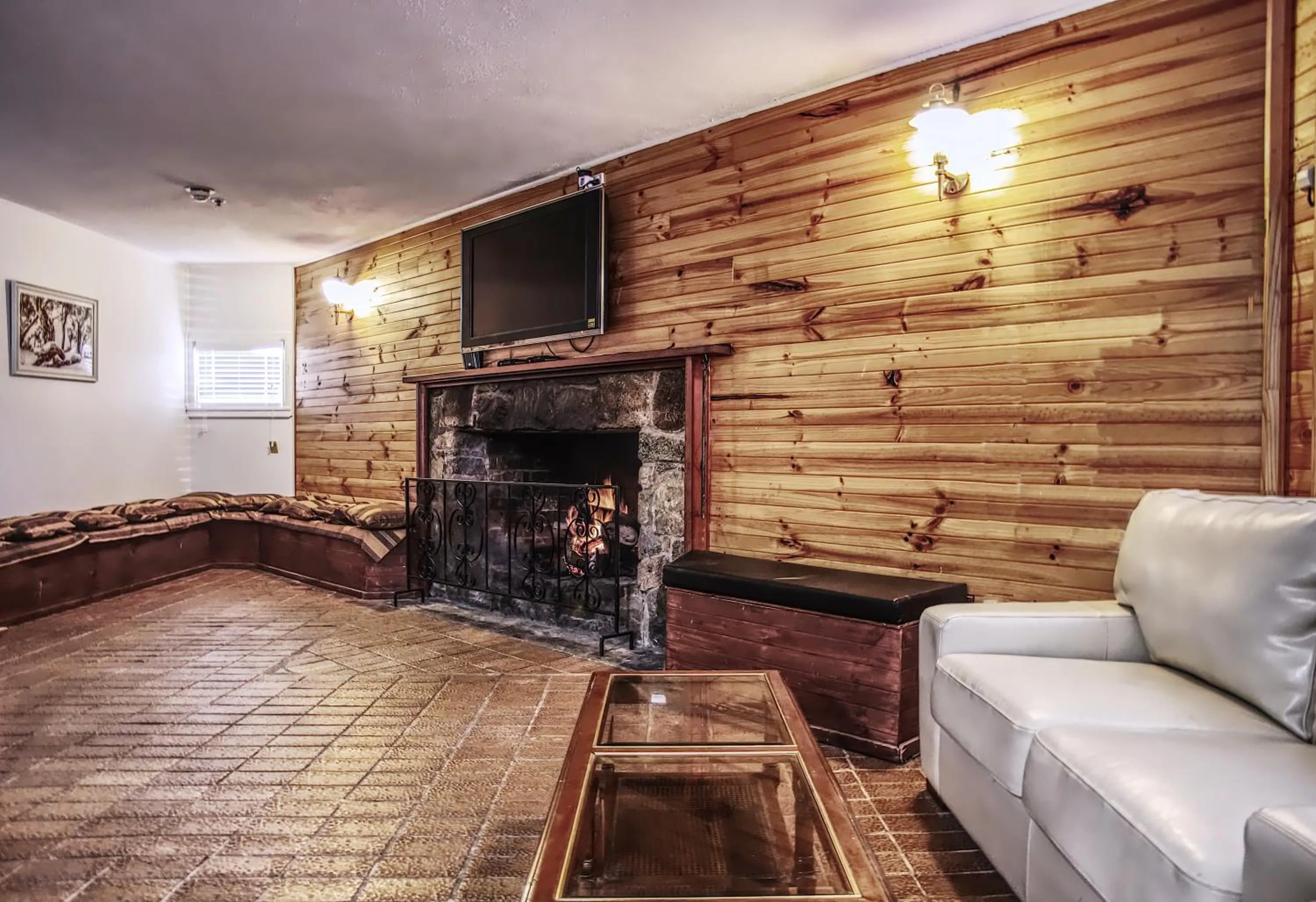 TV and multimedia in Selwyn Star Motel