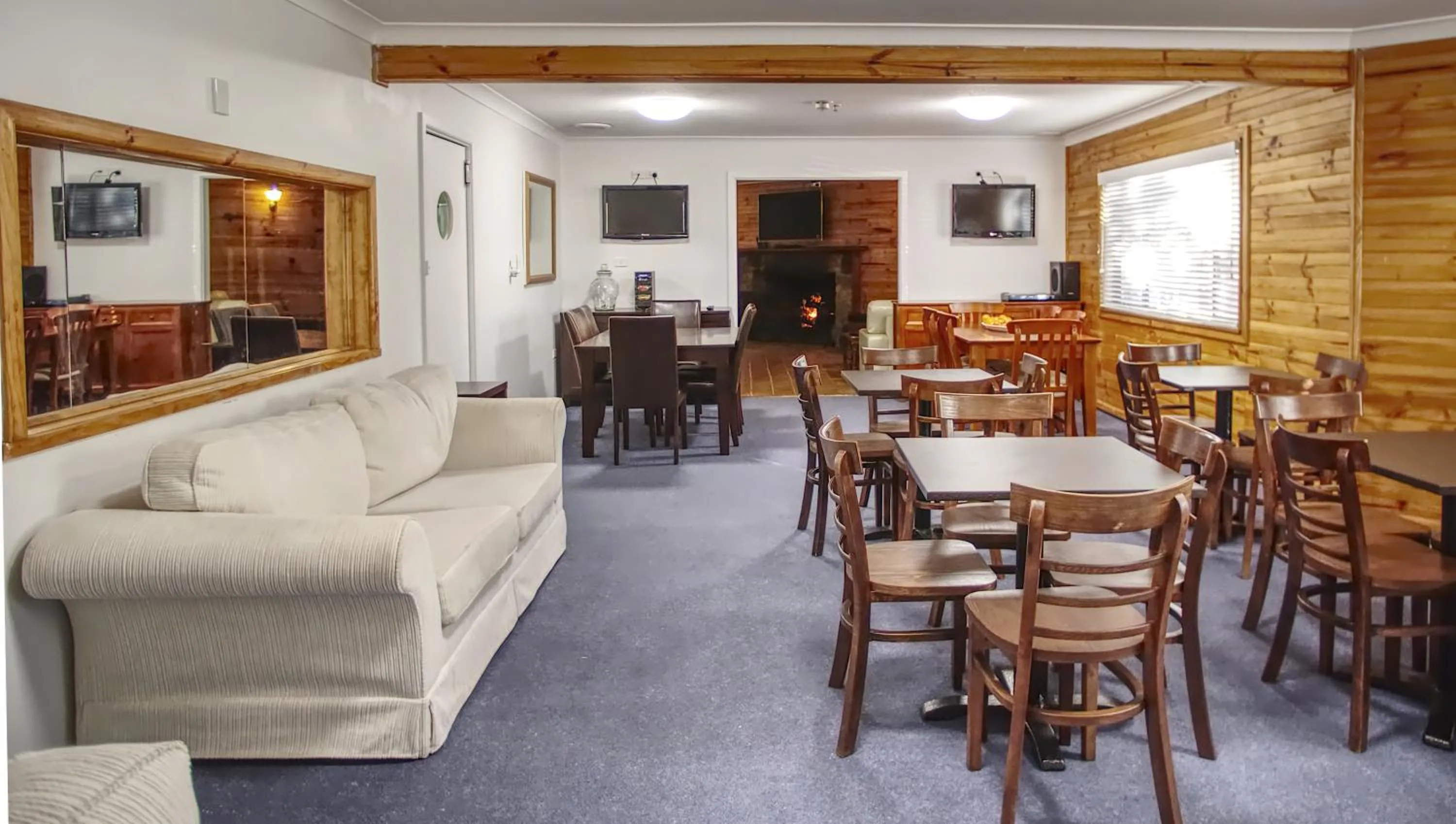 Restaurant/places to eat in Selwyn Star Motel