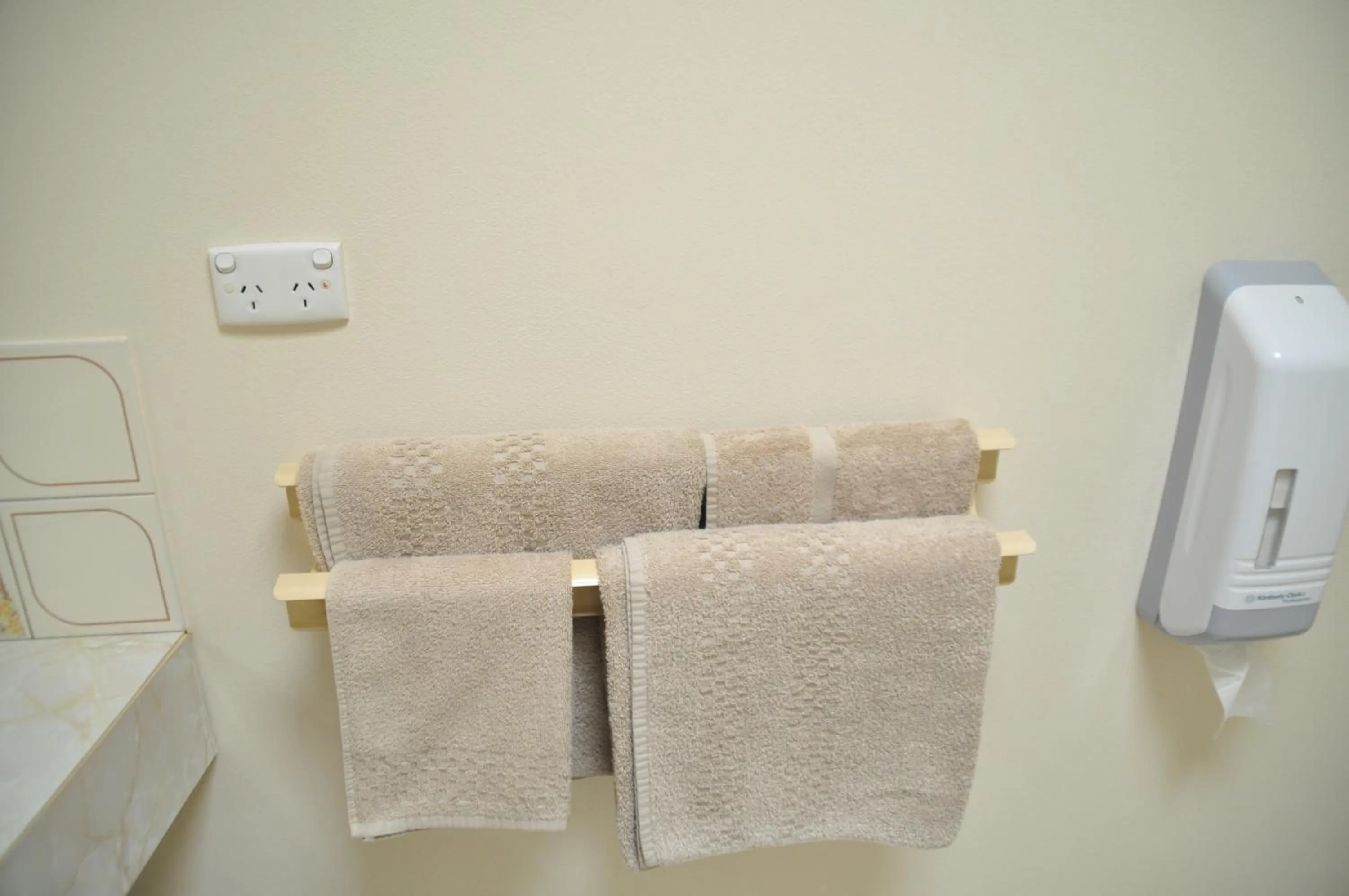 Bathroom in Yambil Inn