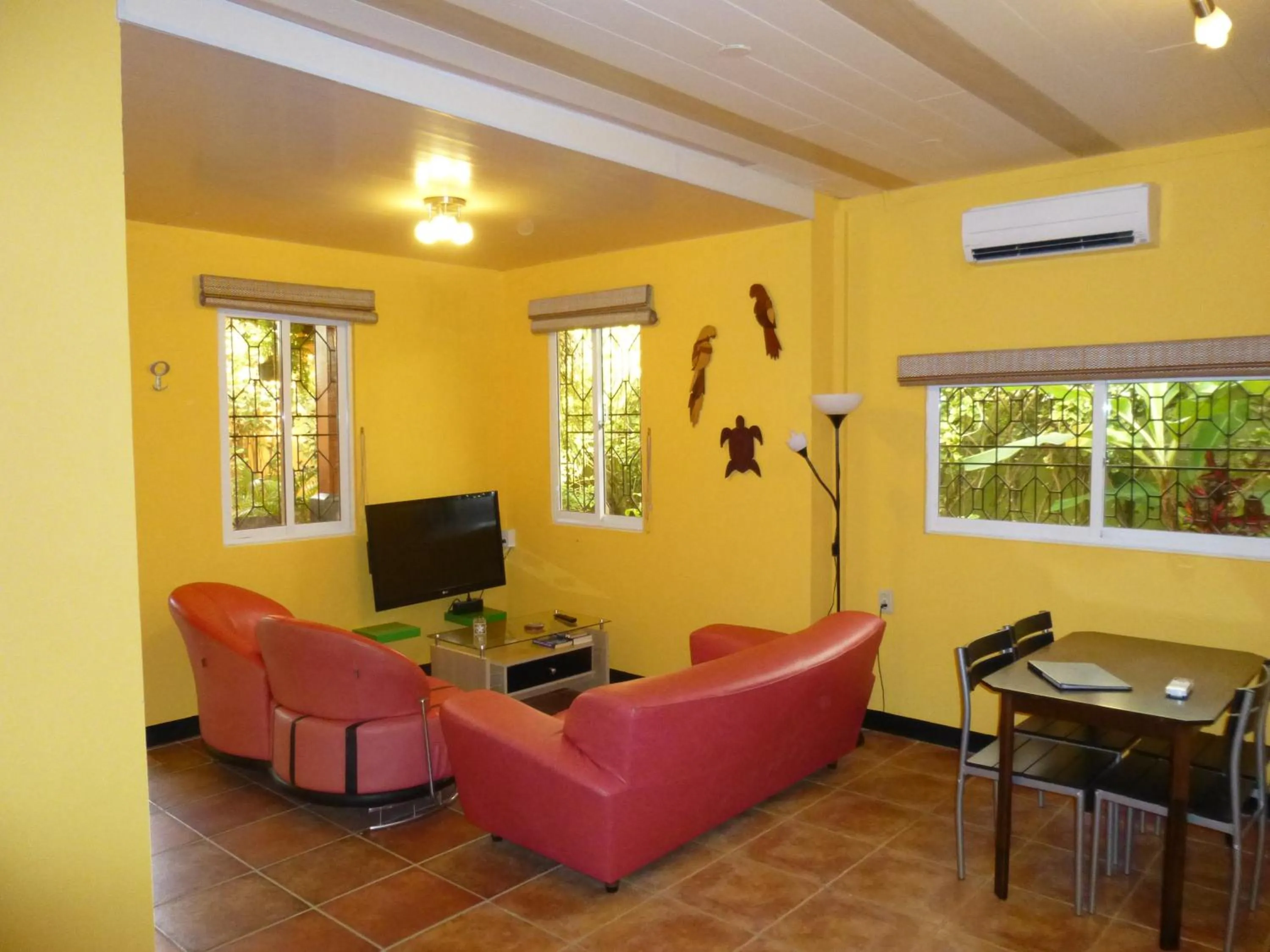 TV and multimedia in Kekemba Apartments Paramaribo