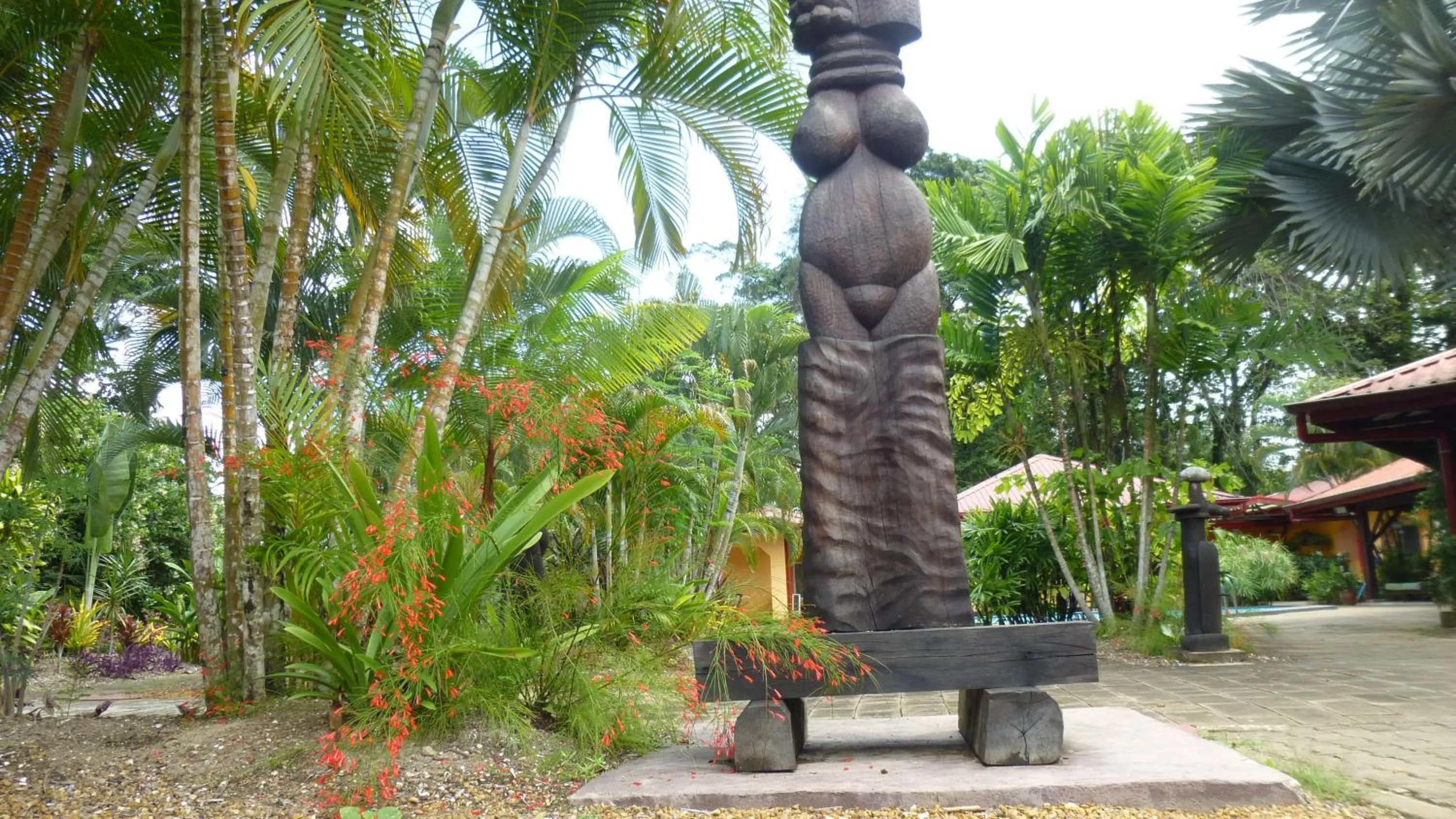 Garden in Kekemba Apartments Paramaribo