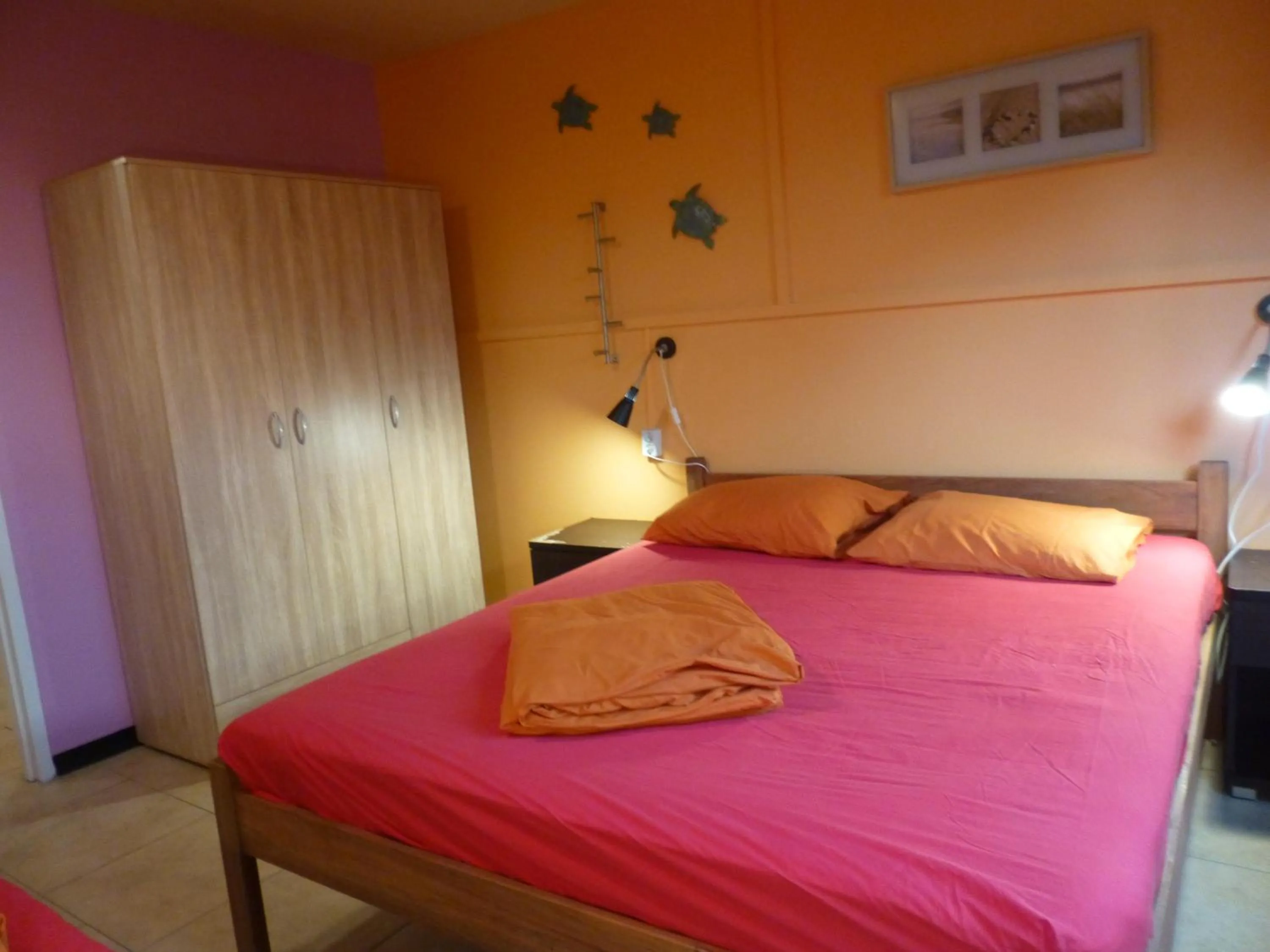 Bed in Kekemba Apartments Paramaribo