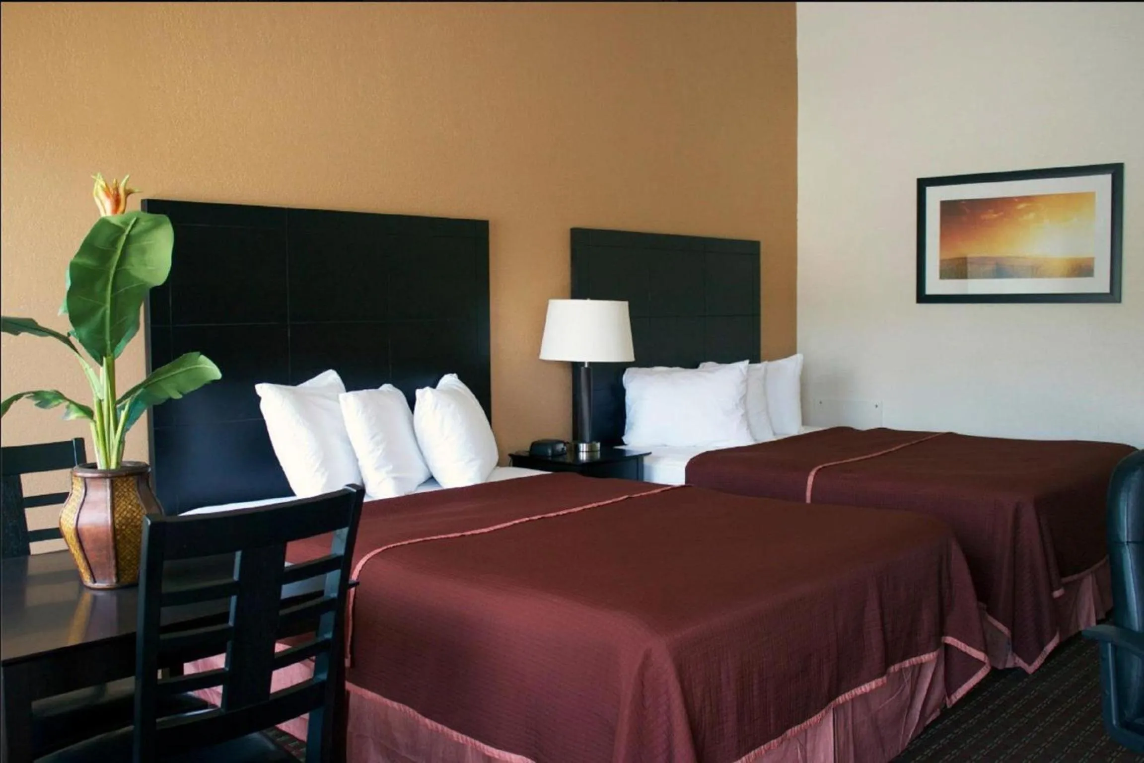 Bedroom, Bed in Americas Best Value Inn Romulus/Detroit Airport