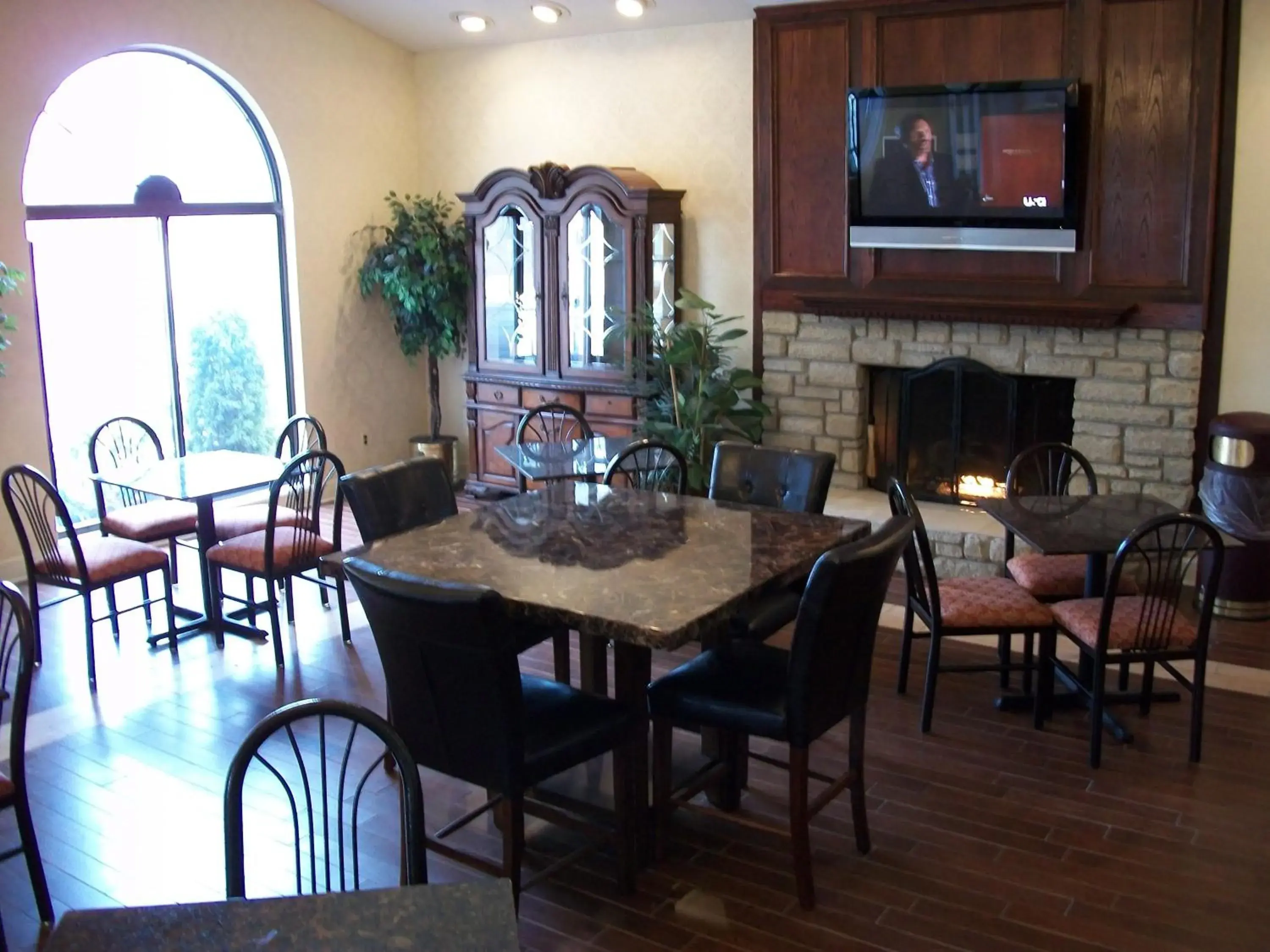 Restaurant/places to eat in Americas Best Value Inn Romulus/Detroit Airport Restaurant/places to eat in Americas Best Value Inn Romulus/Detroit Airport