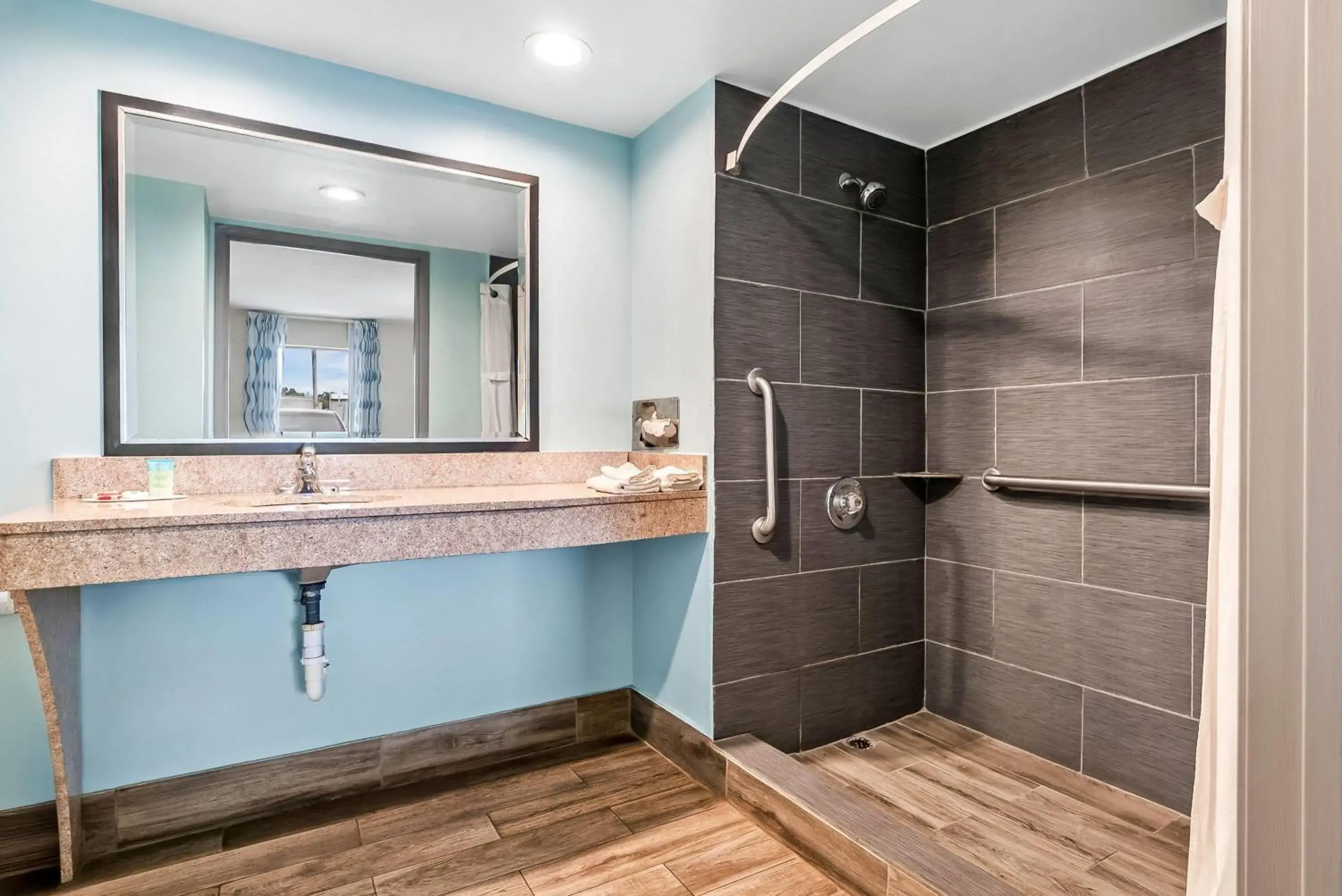 King Room - Mobility Access/Smoking in Days Inn by Wyndham Aiken - Interstate Hwy 20 King Room - Mobility Access/Smoking in Days Inn by Wyndham Aiken - Interstate Hwy 20