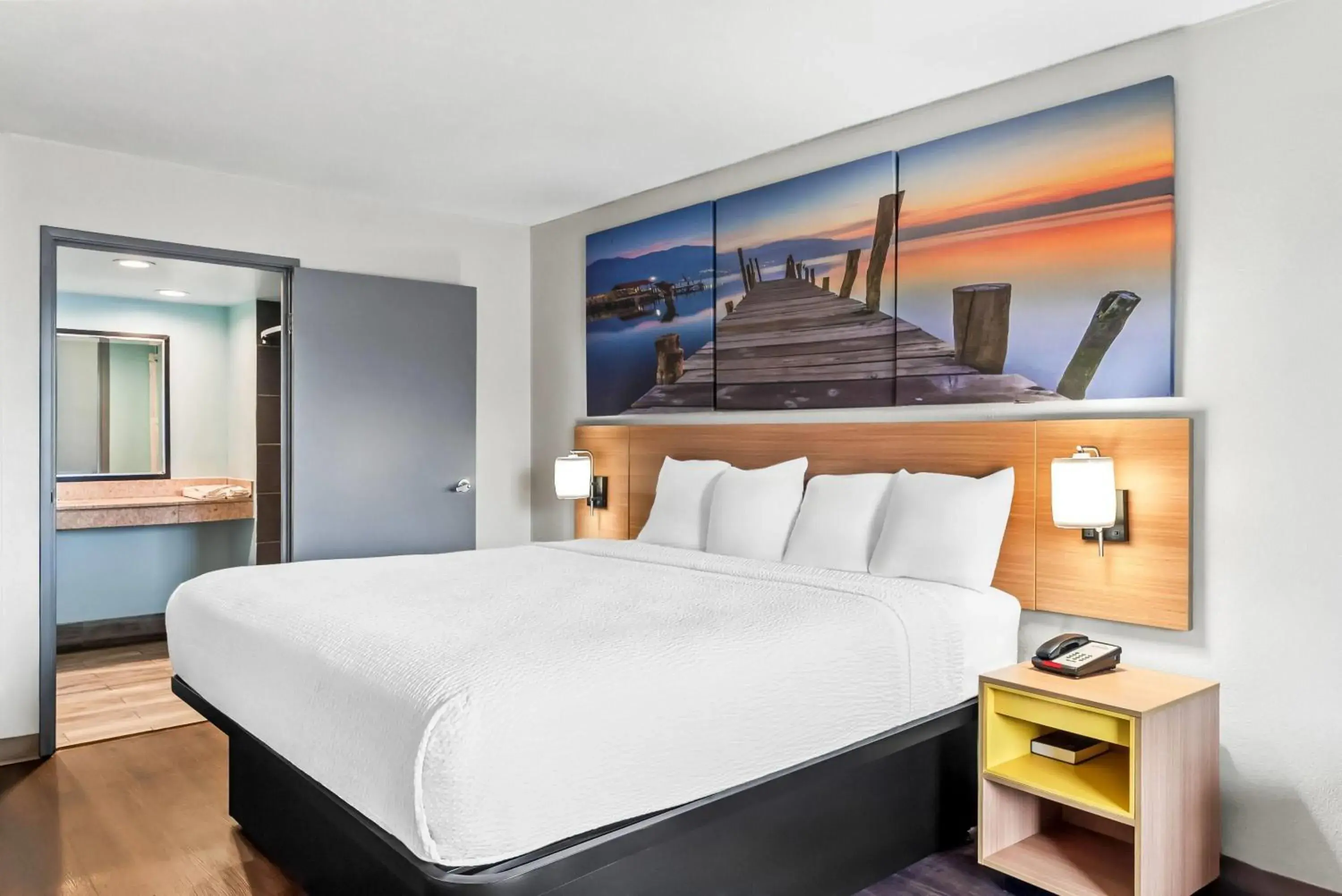 Bed in Days Inn by Wyndham Aiken - Interstate Hwy 20 Bed in Days Inn by Wyndham Aiken - Interstate Hwy 20