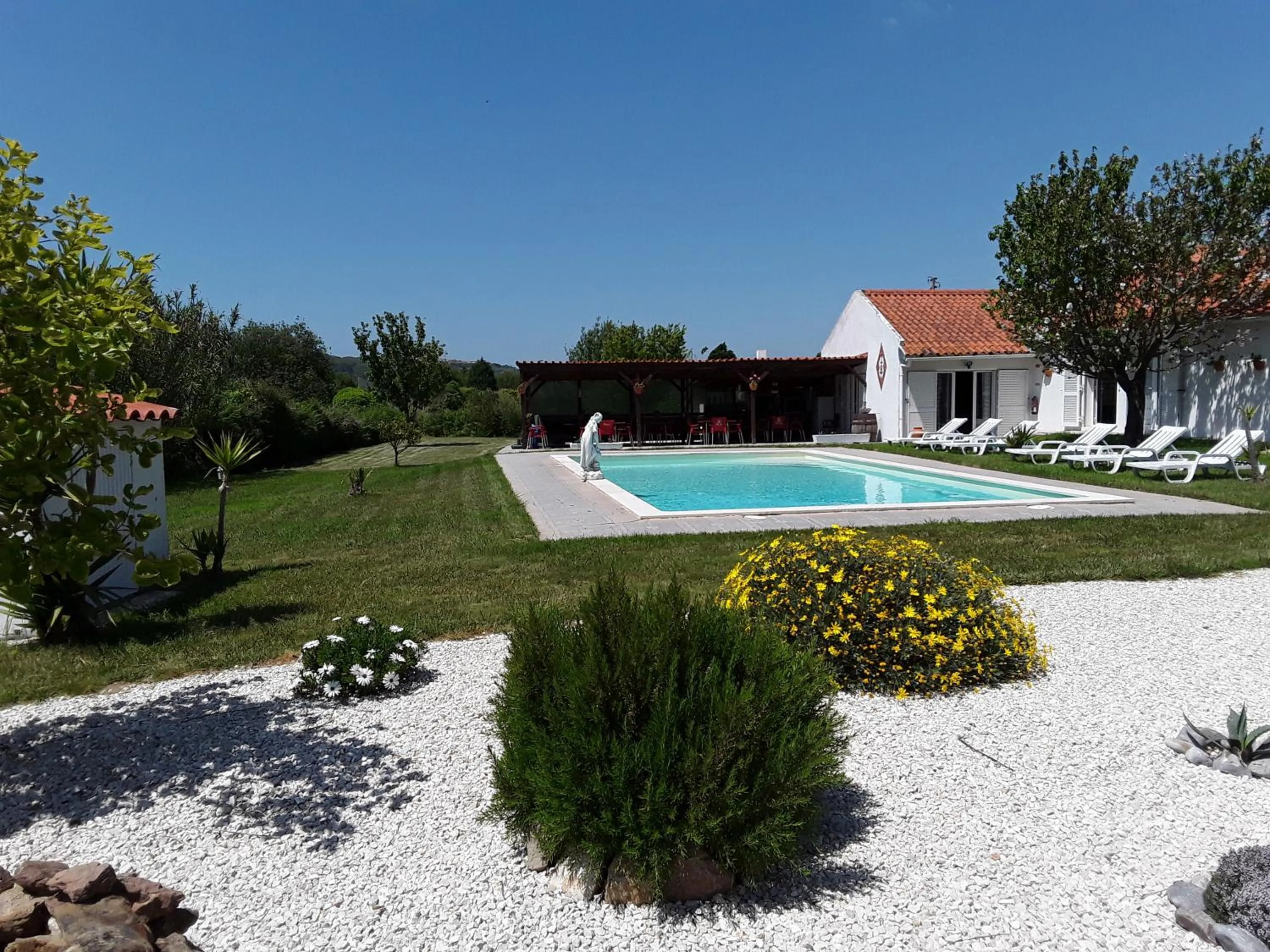 Swimming pool in Quinta Camargue