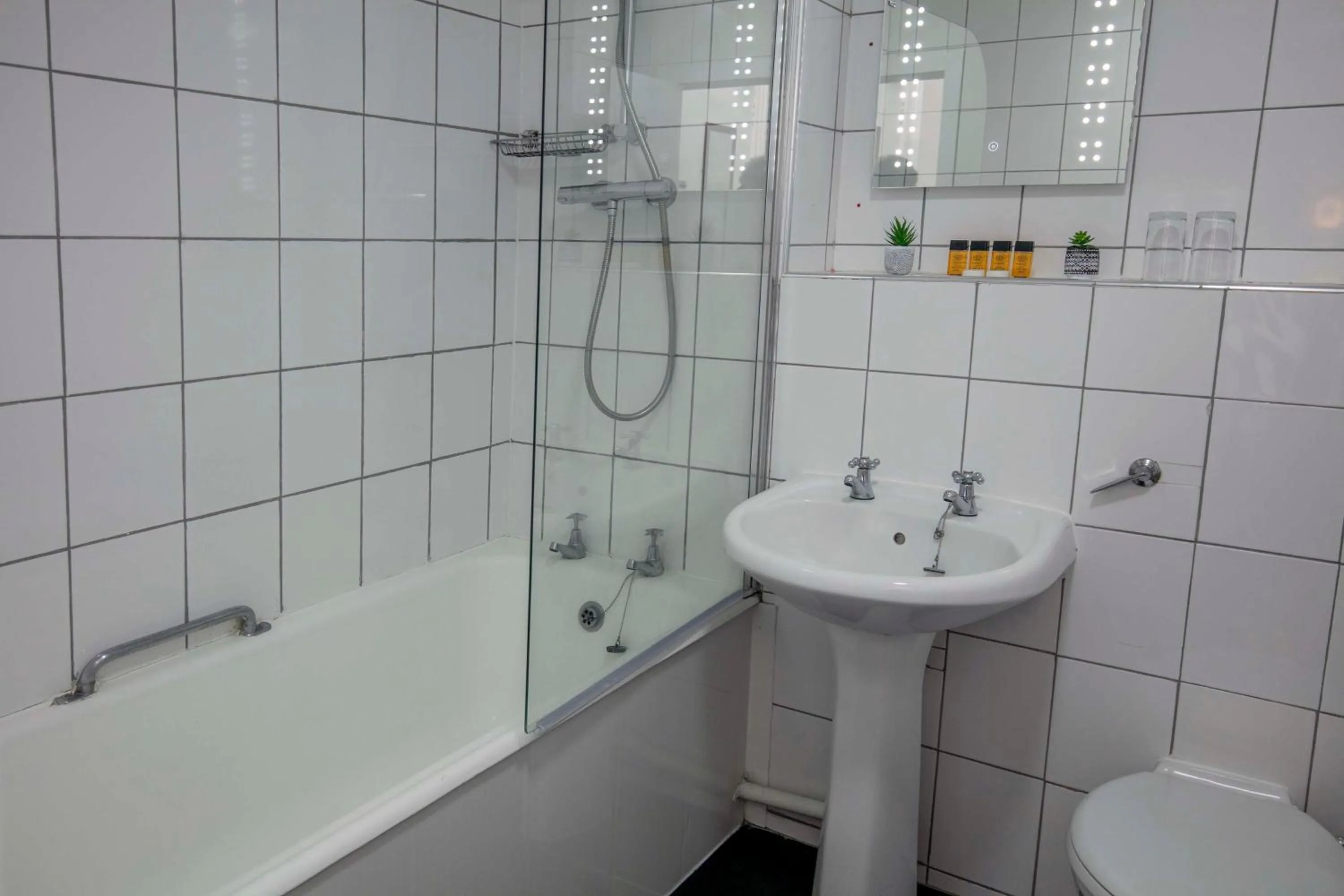 Bathroom in Best Western The Grand Hotel Hartlepool