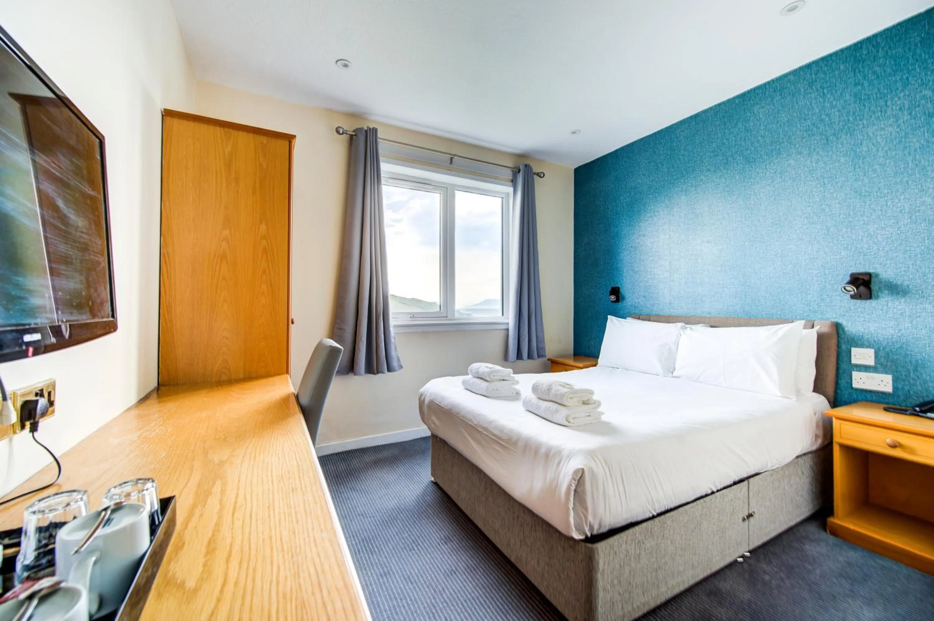 Bed in The Morar Hotel