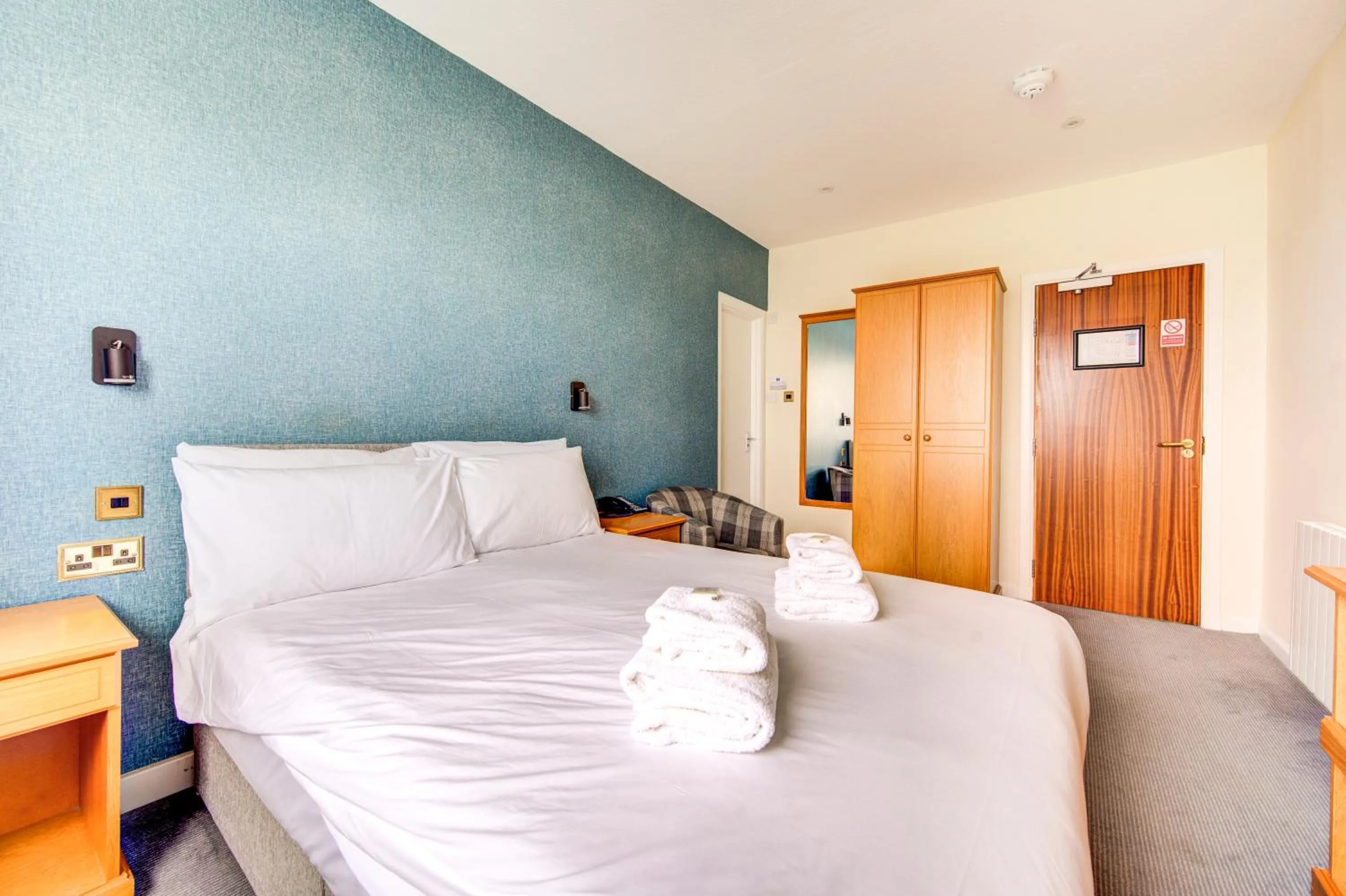 Bed in The Morar Hotel