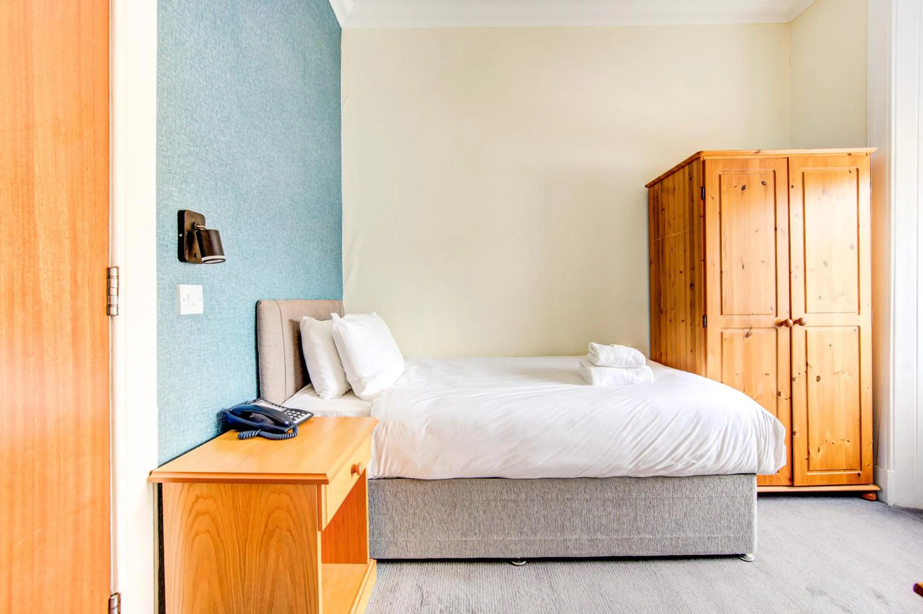 Bed in The Morar Hotel