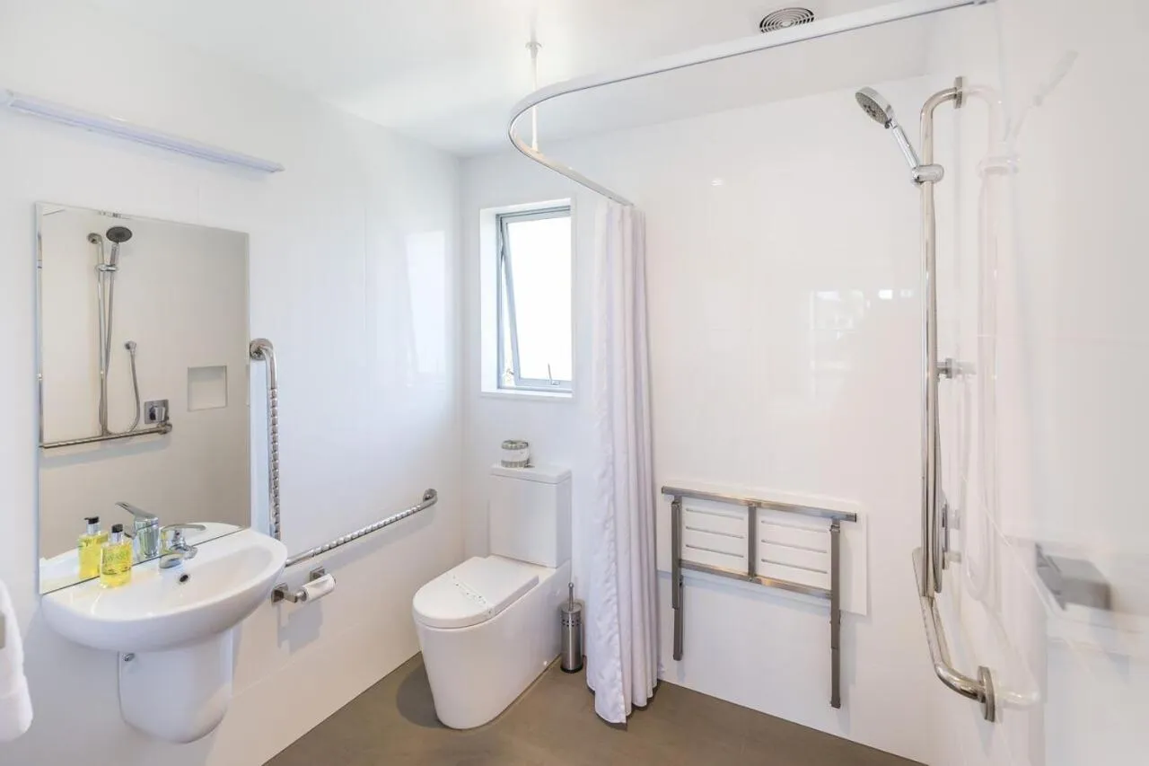 Shower in Taylors Motel