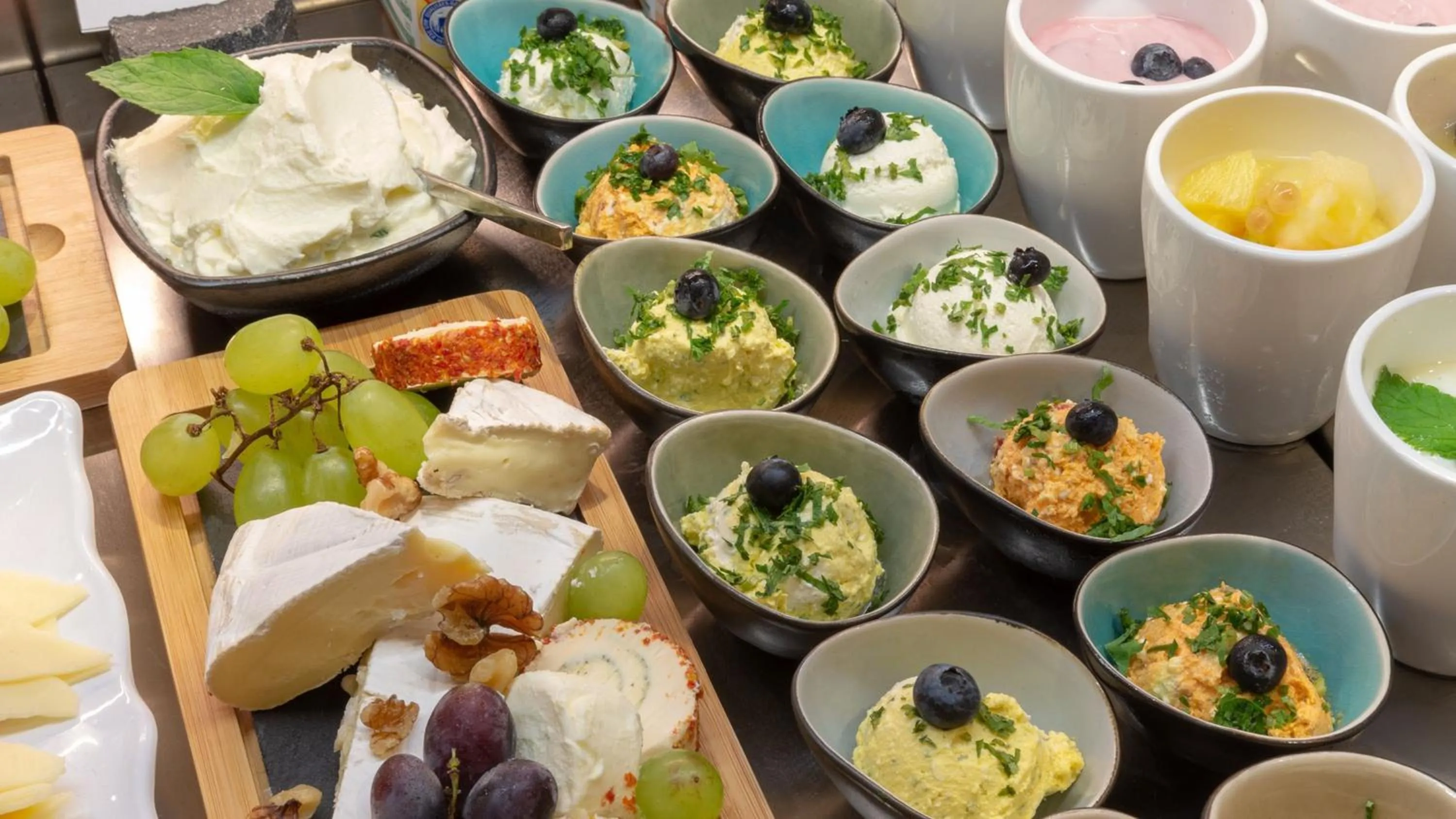 Breakfast in Holiday Inn - the niu, Rig Lübeck by IHG