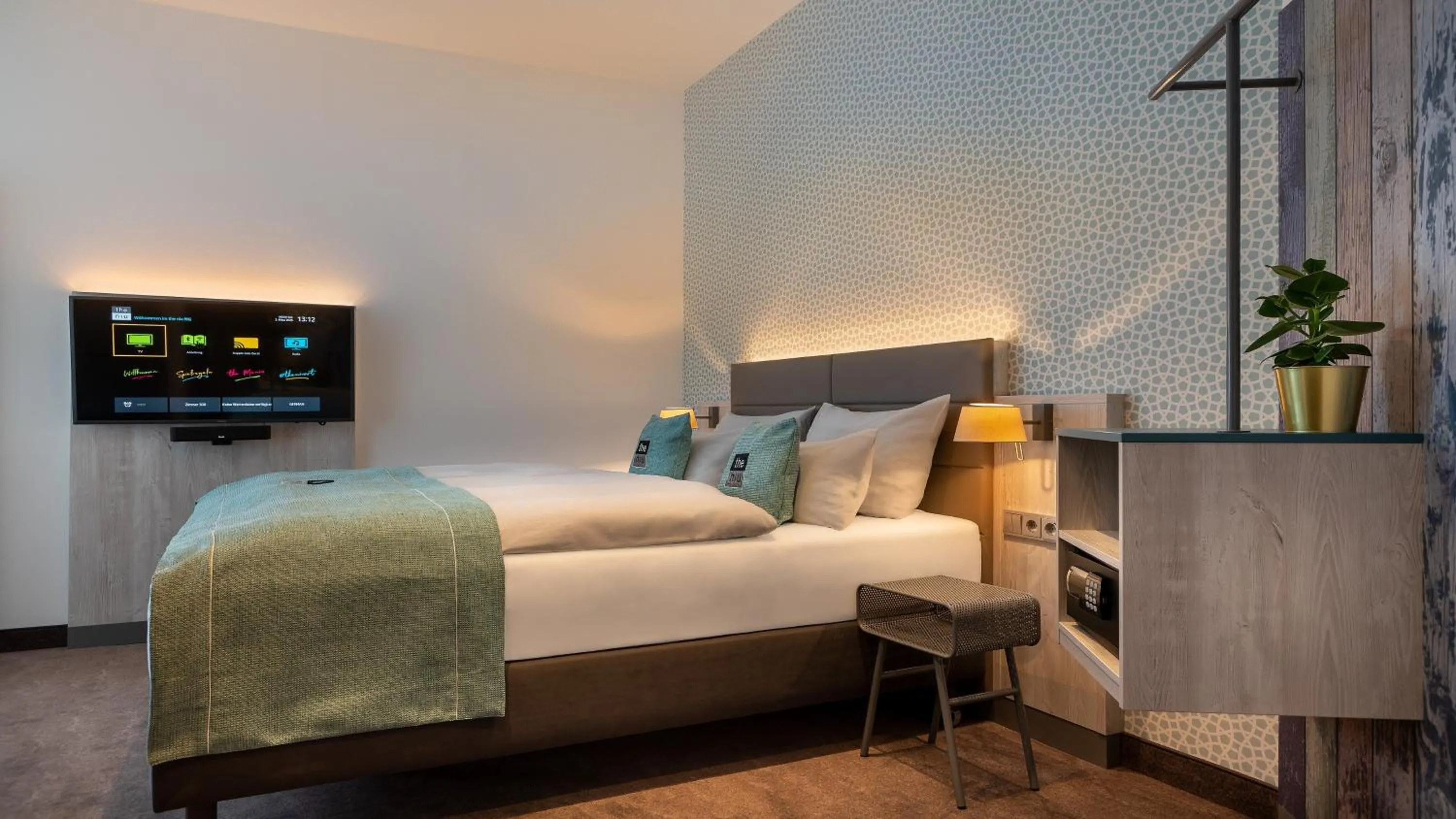 Photo of the whole room, Bed in Holiday Inn - the niu, Rig Lübeck by IHG