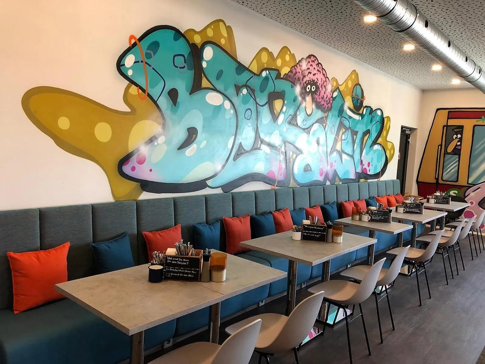 Restaurant/places to eat in Holiday Inn - the niu, Hide Berlin Friedrichshain by IHG