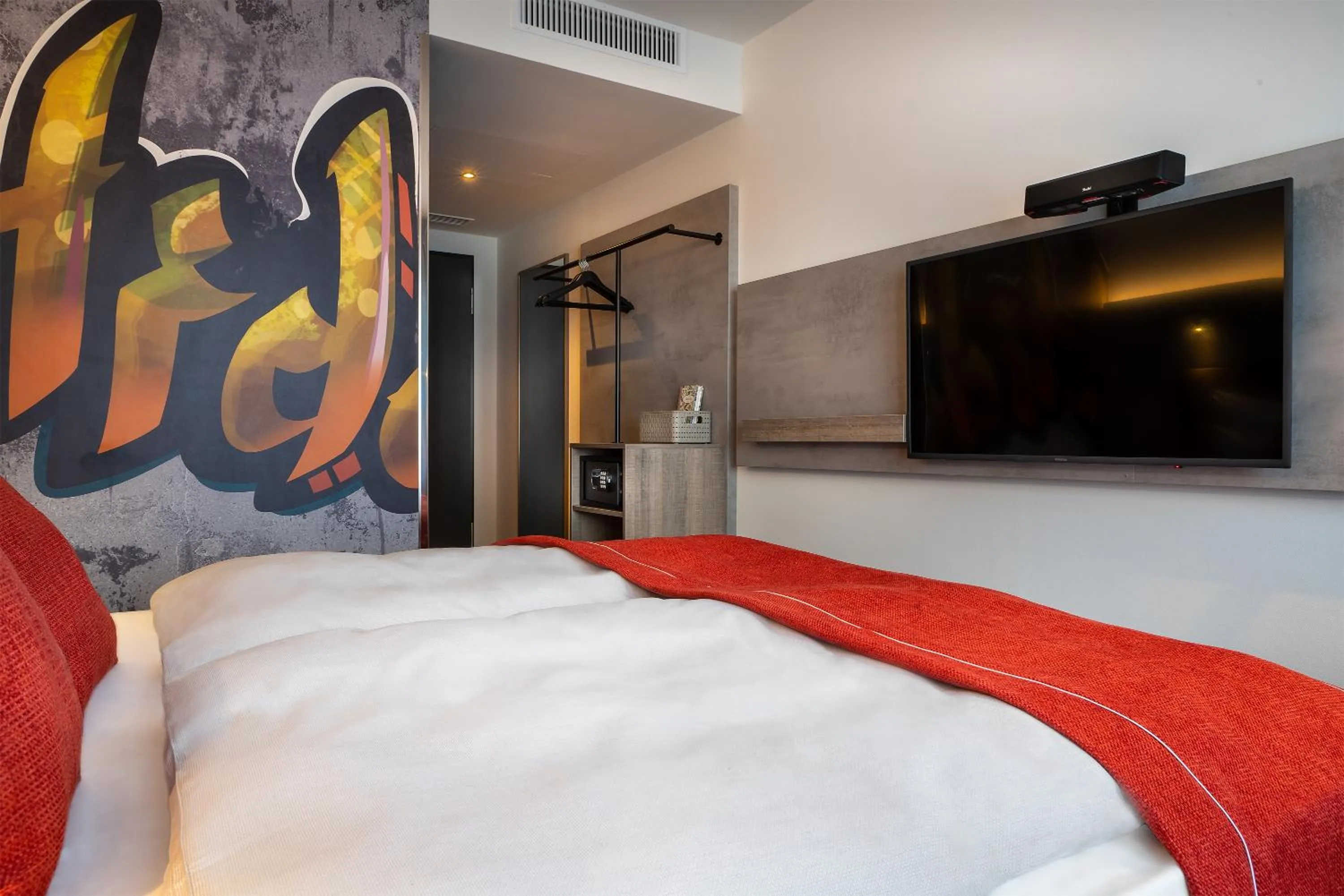 TV and multimedia, Bed in Holiday Inn - the niu, Hide Berlin Friedrichshain by IHG