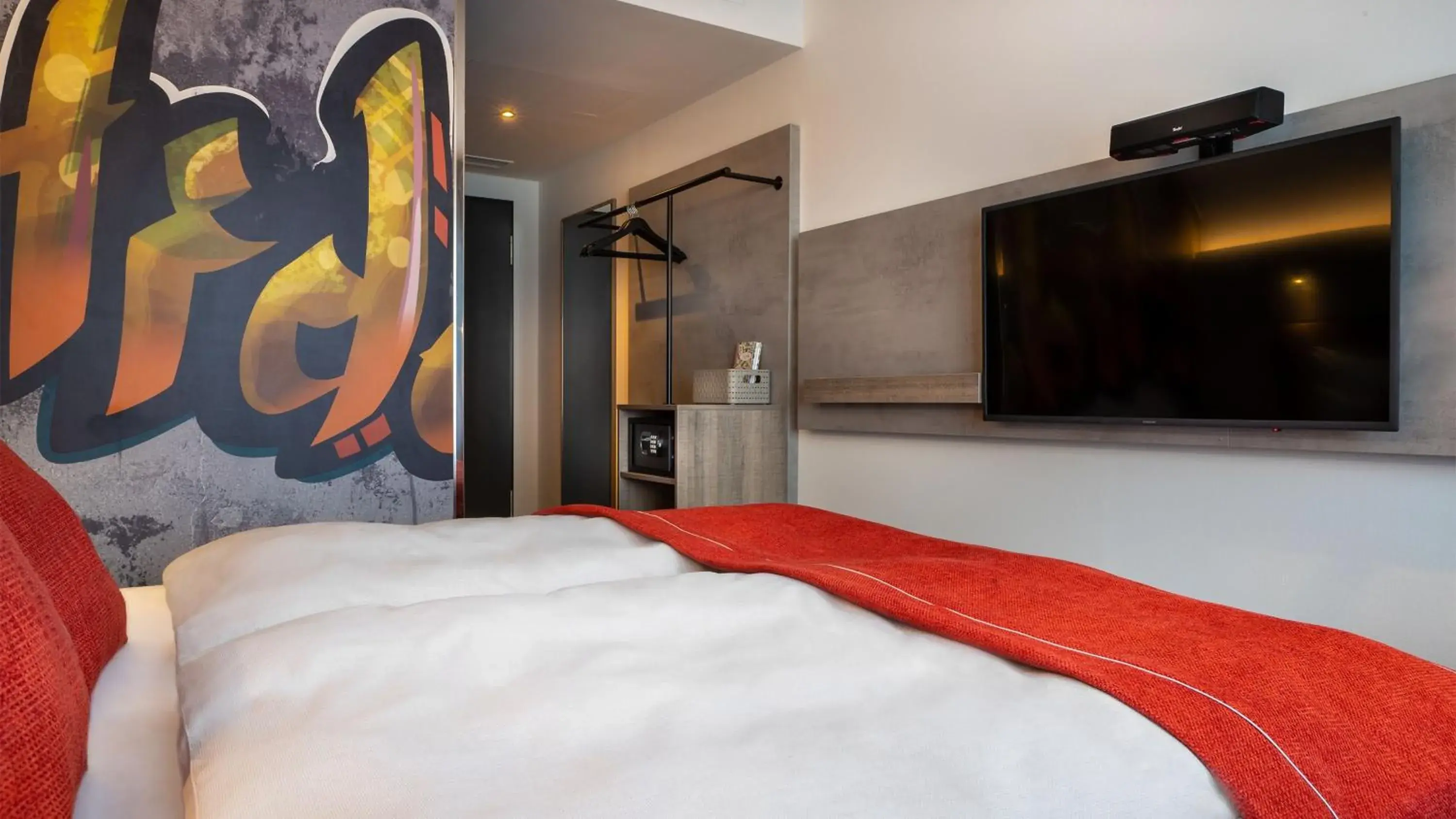 Photo of the whole room, Bed in Holiday Inn - the niu, Hide Berlin Friedrichshain by IHG Photo of the whole room, Bed in Holiday Inn - the niu, Hide Berlin Friedrichshain by IHG