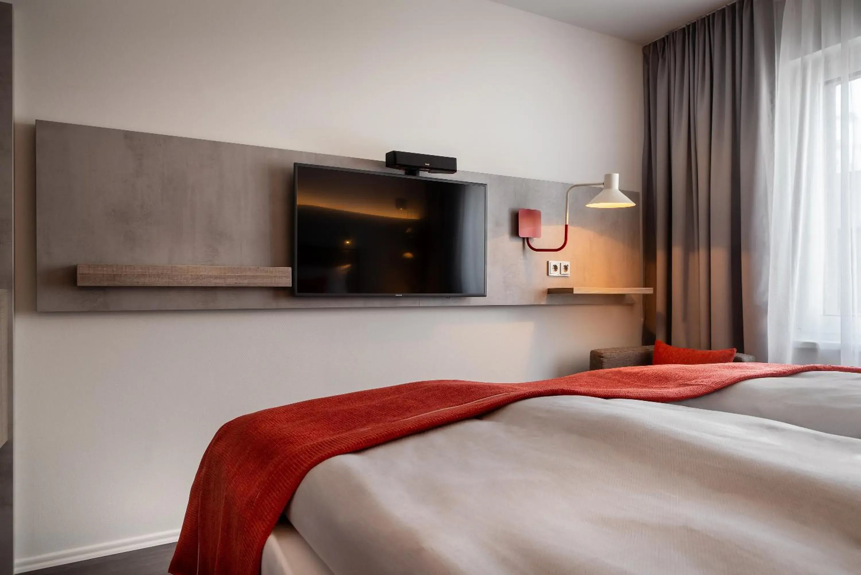 TV and multimedia, Bed in Holiday Inn - the niu, Hide Berlin Friedrichshain by IHG TV and multimedia, Bed in Holiday Inn - the niu, Hide Berlin Friedrichshain by IHG