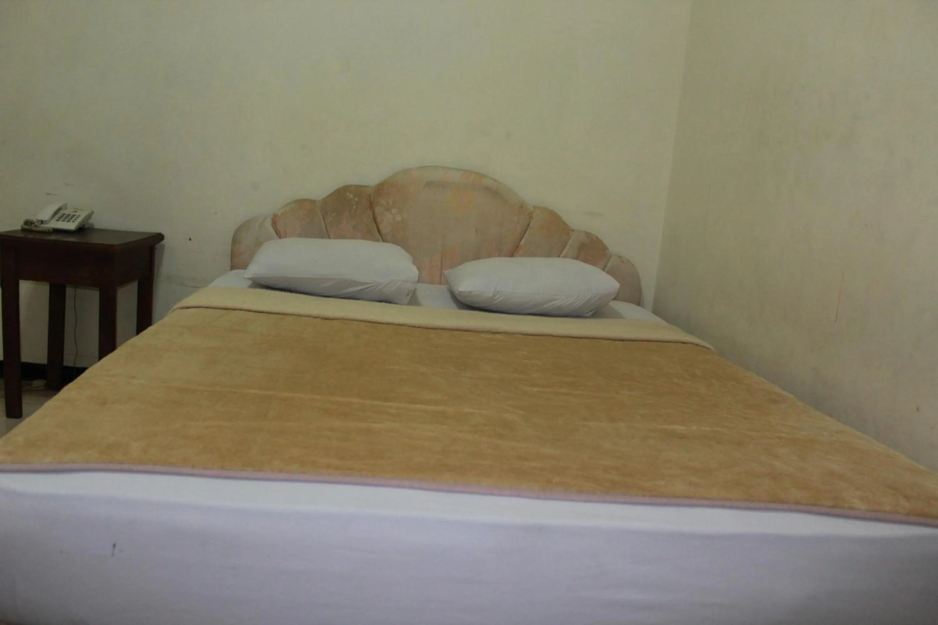 Bed in Hotel Ronggolawe