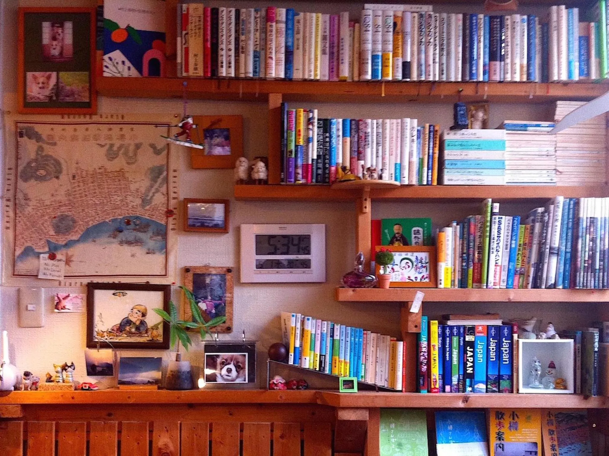 Decorative detail in The Otaornai Backpacker's Hostel Morinoki