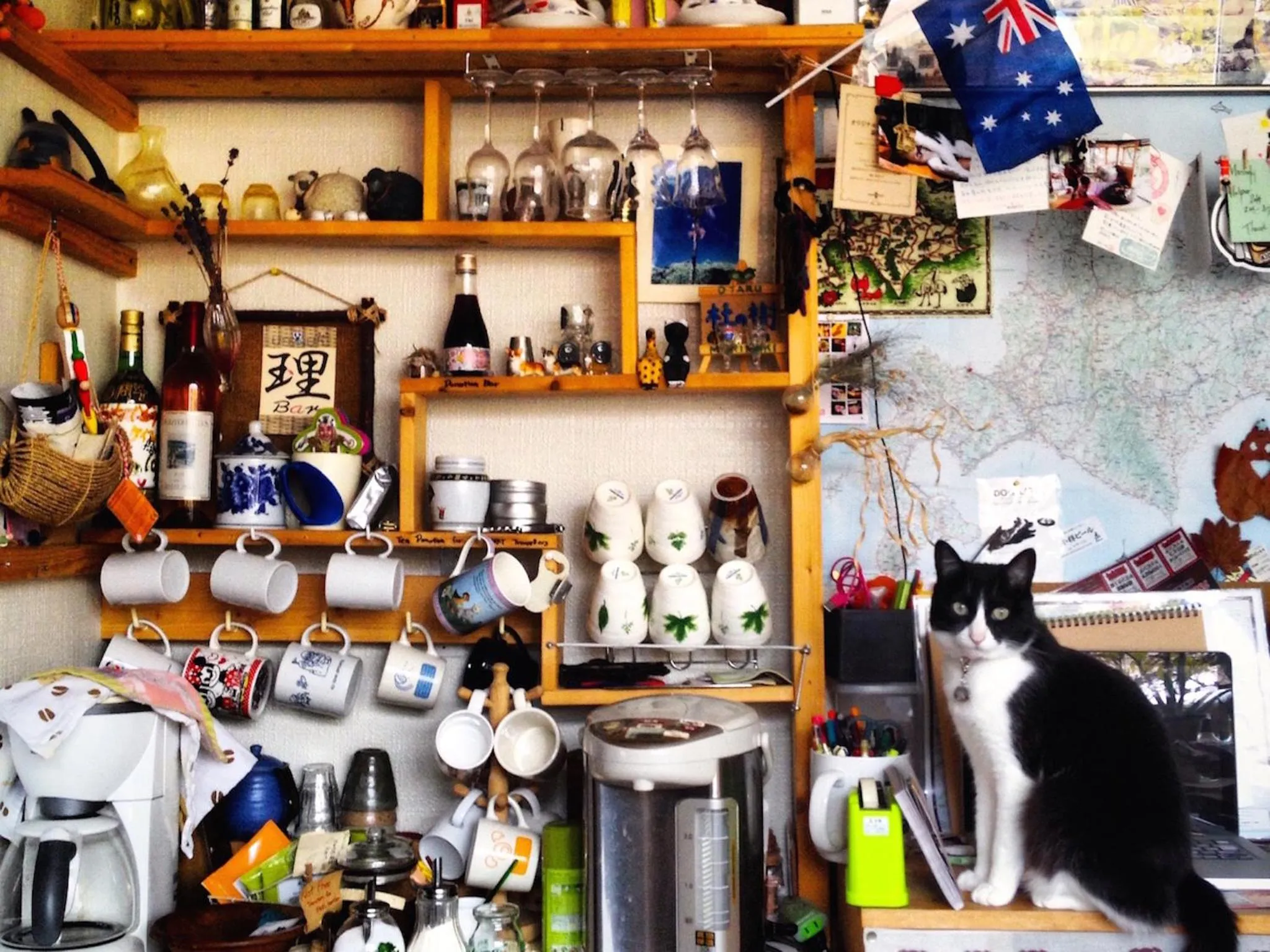 Communal kitchen in The Otaornai Backpacker's Hostel Morinoki