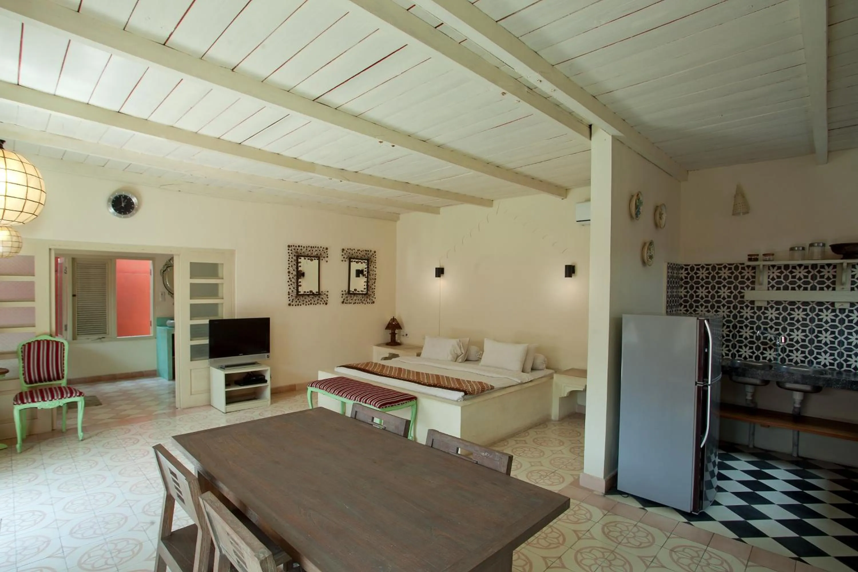 Kitchen or kitchenette in Villa Pondok Terra
