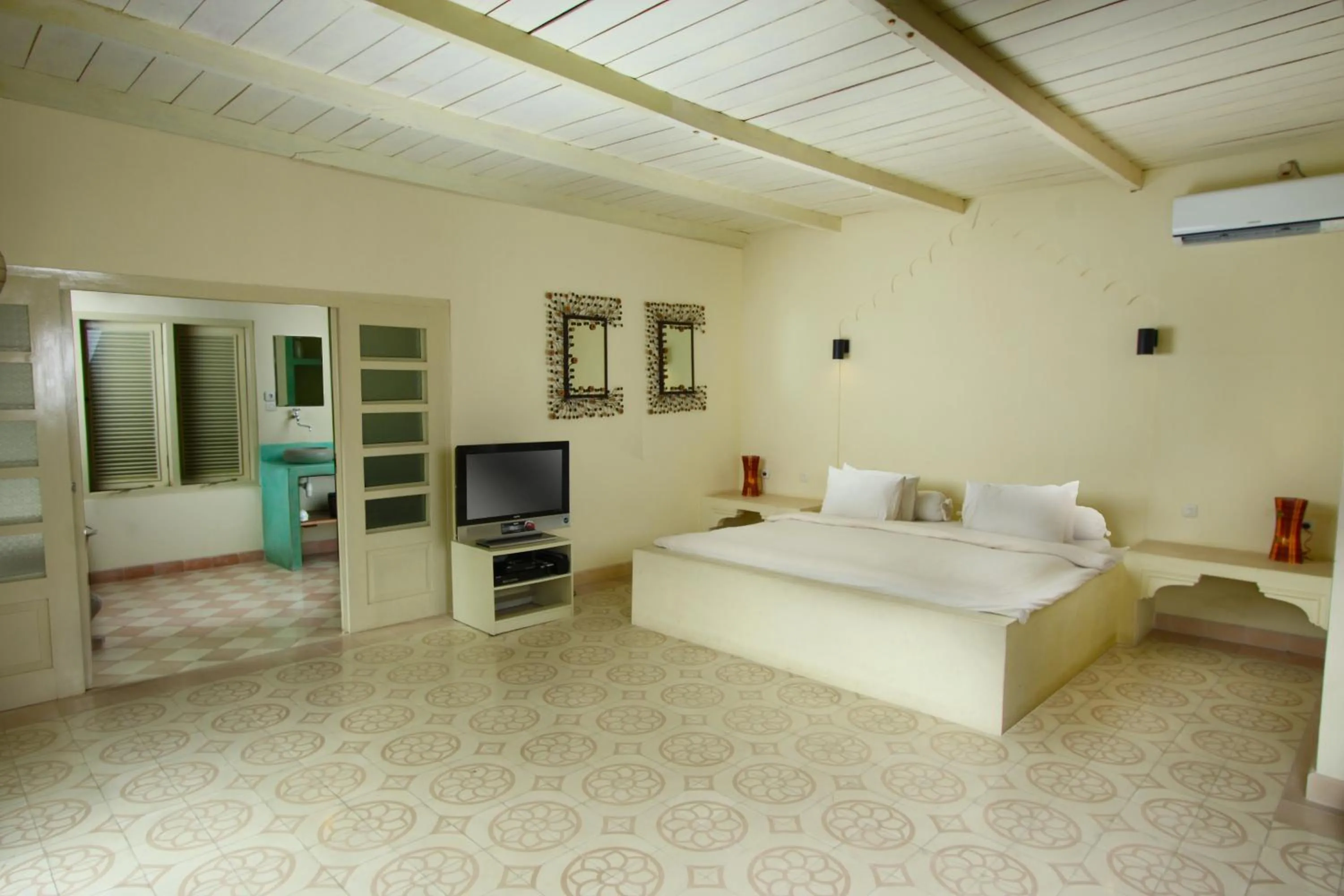 Bathroom, Bed in Villa Pondok Terra