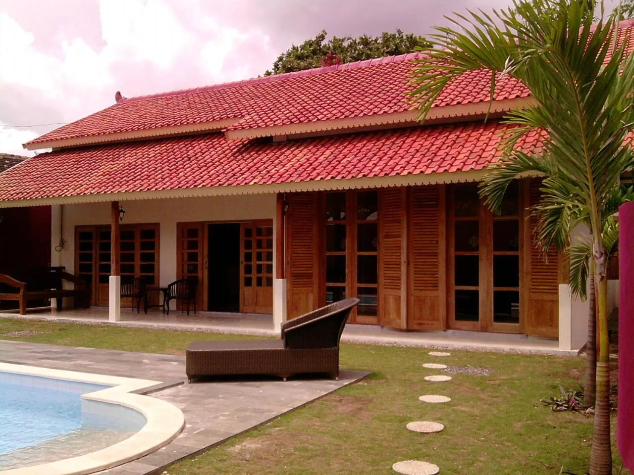 Facade/entrance in Villa Pondok Terra