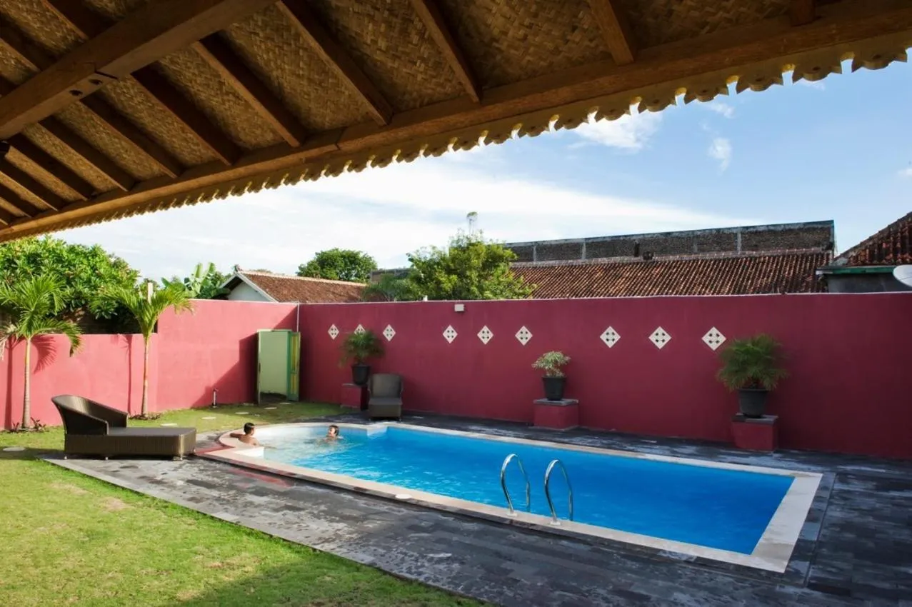 Swimming pool in Villa Pondok Terra