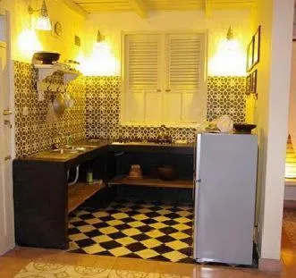 Kitchen or kitchenette in Villa Pondok Terra