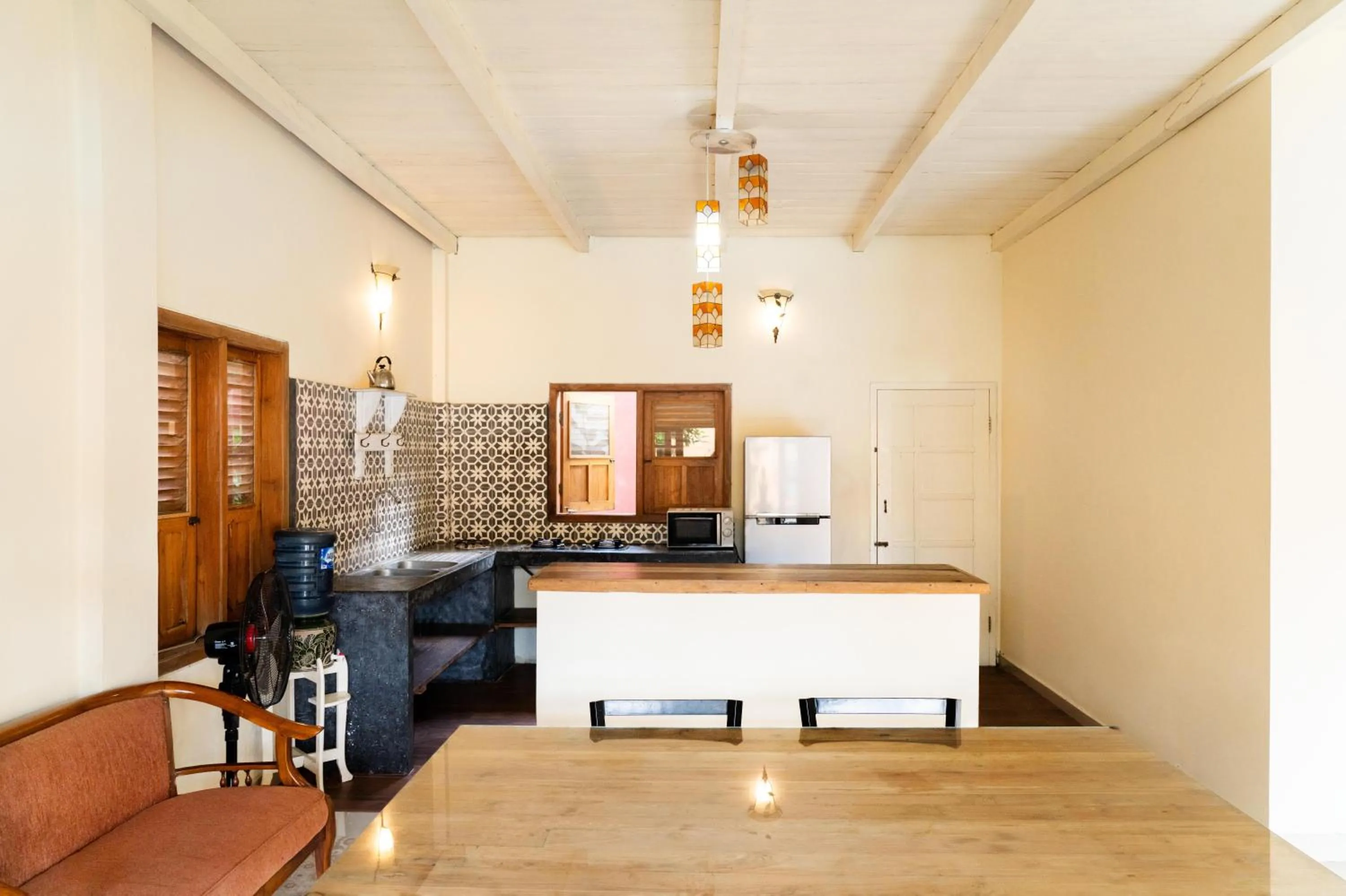 Kitchen or kitchenette in Villa Pondok Terra