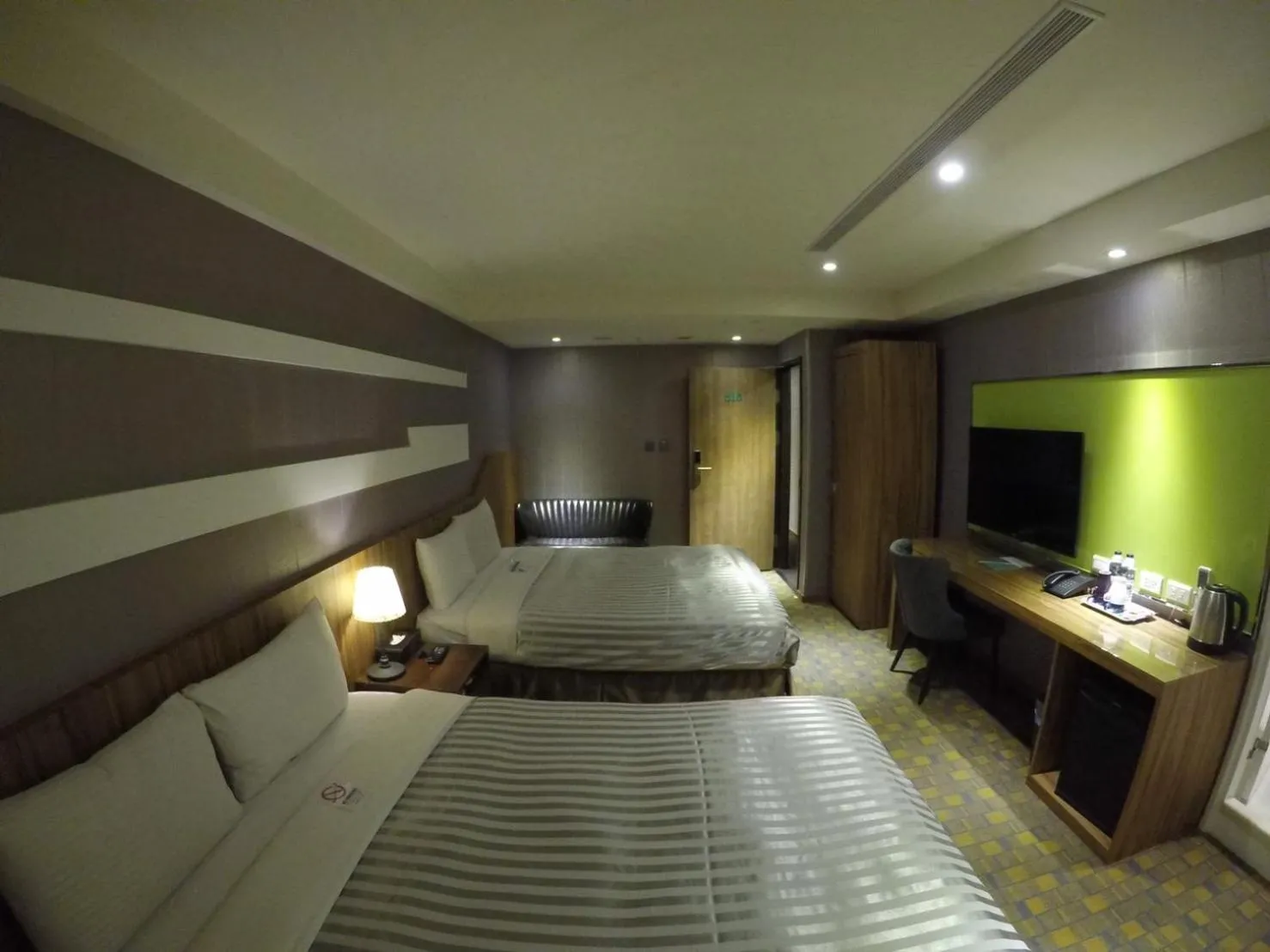 Bed in Ximen Hotel B