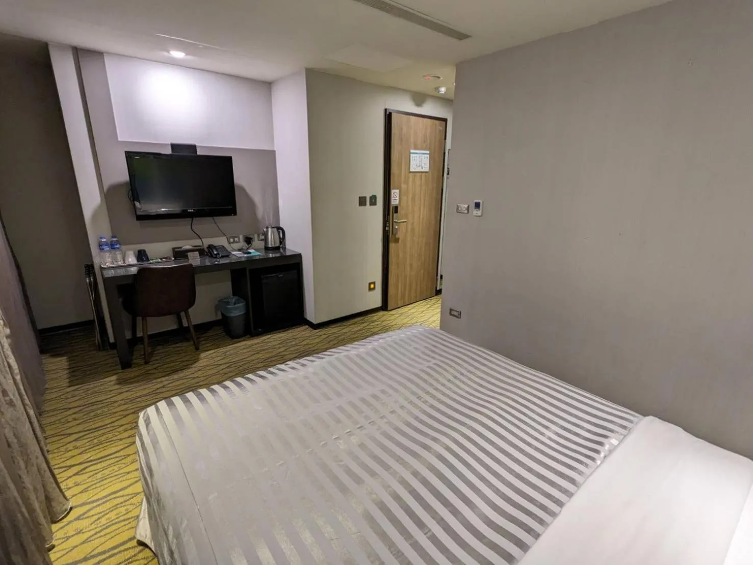 Bed in Ximen Hotel B