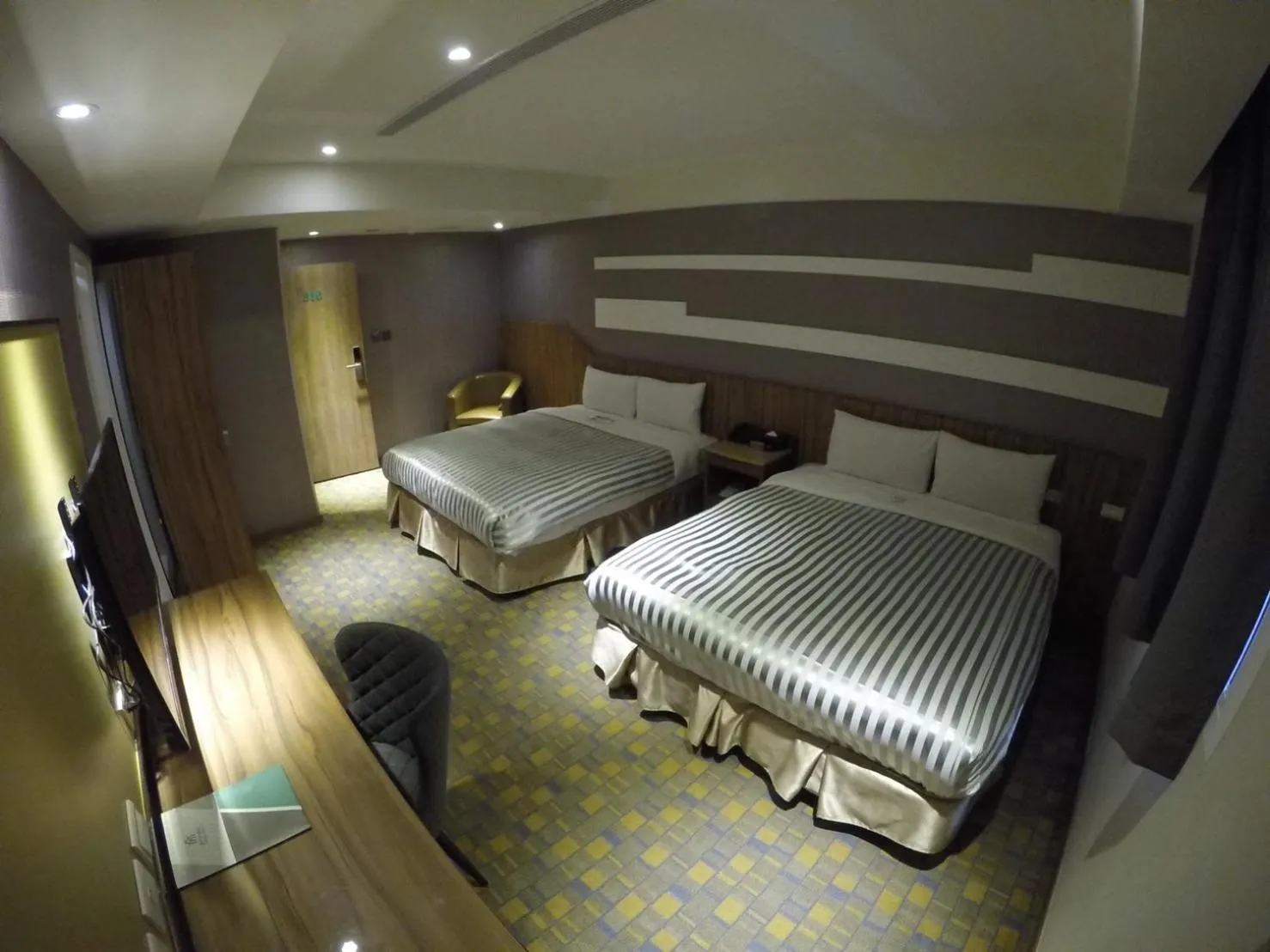 Bed in Ximen Hotel B